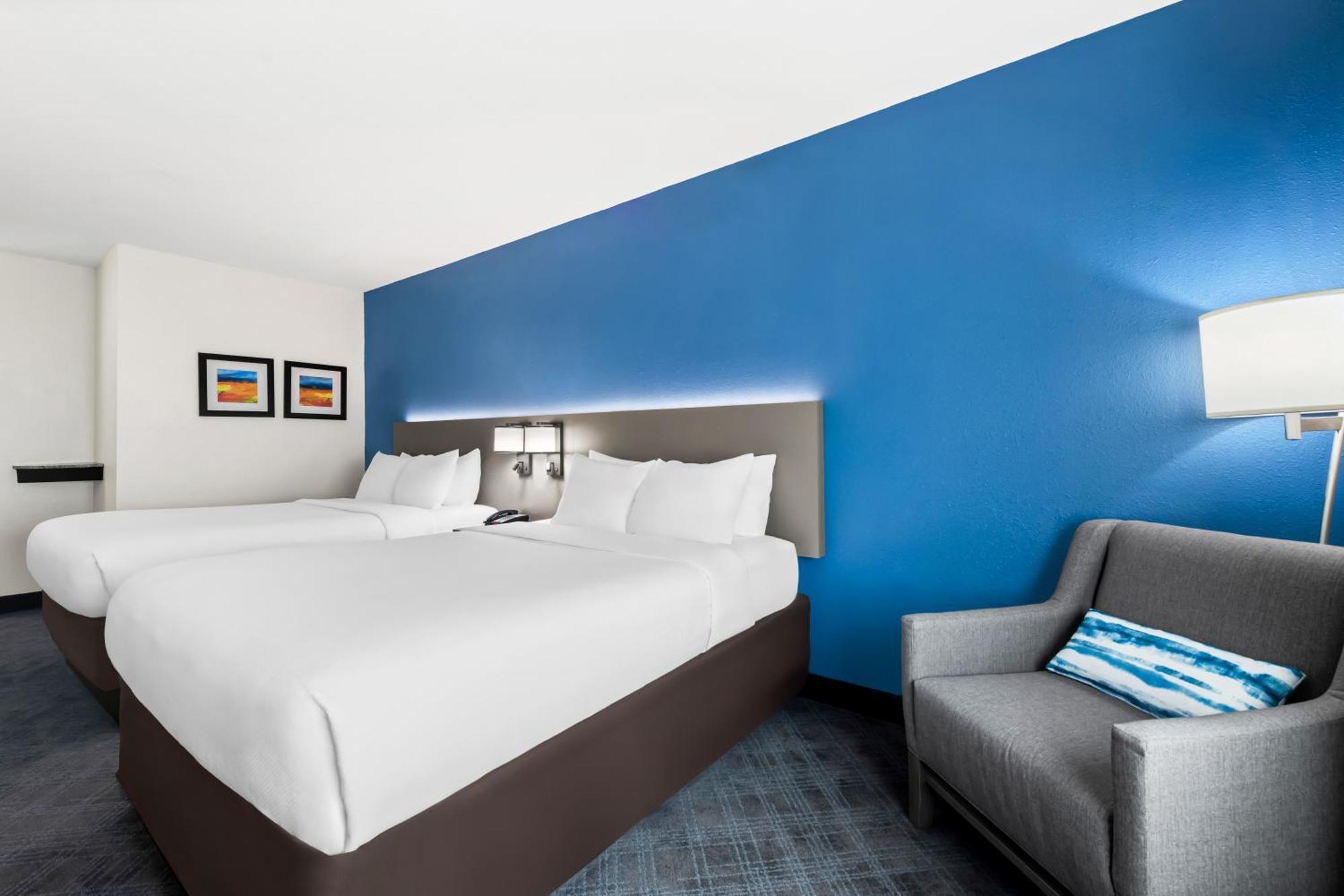 Queen Room Two Queen Beds Non-Smoking