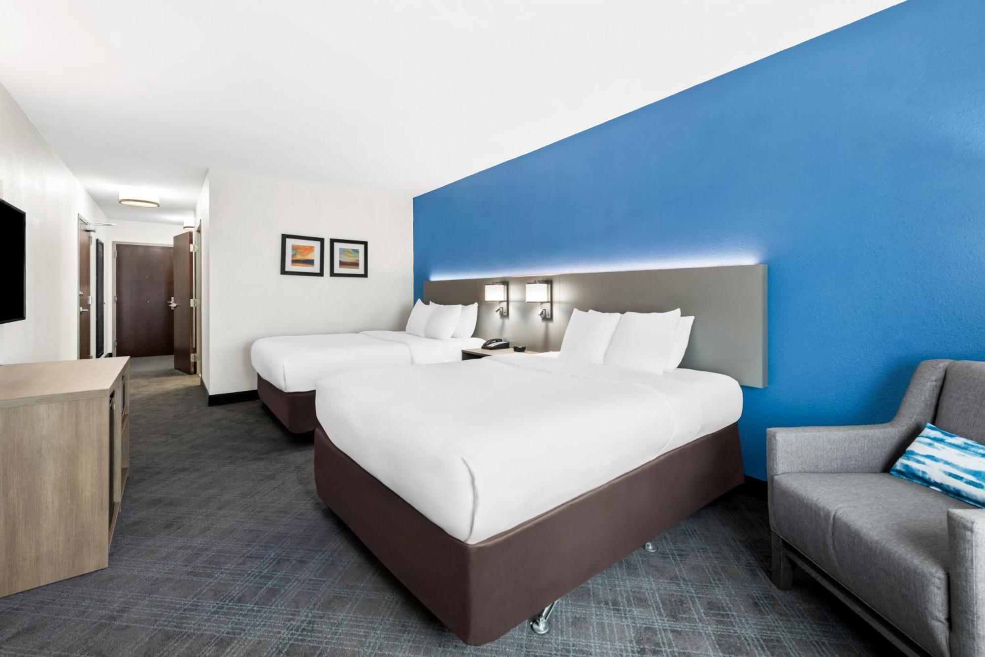Queen Room Two Queen Beds Non-Smoking