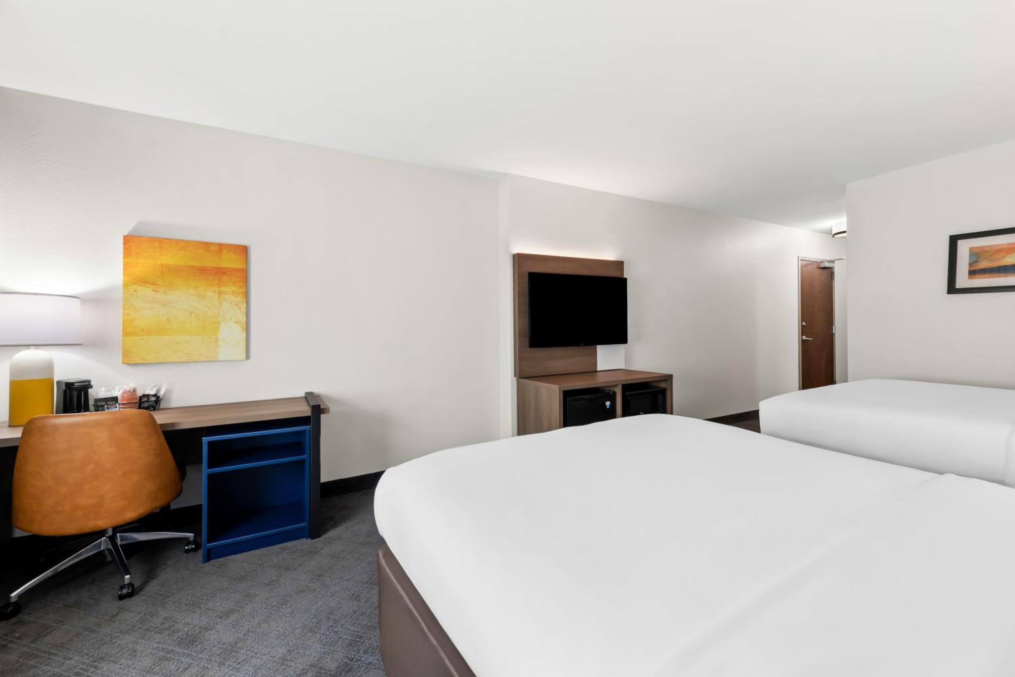 Queen Room Two Queen Beds Non-Smoking