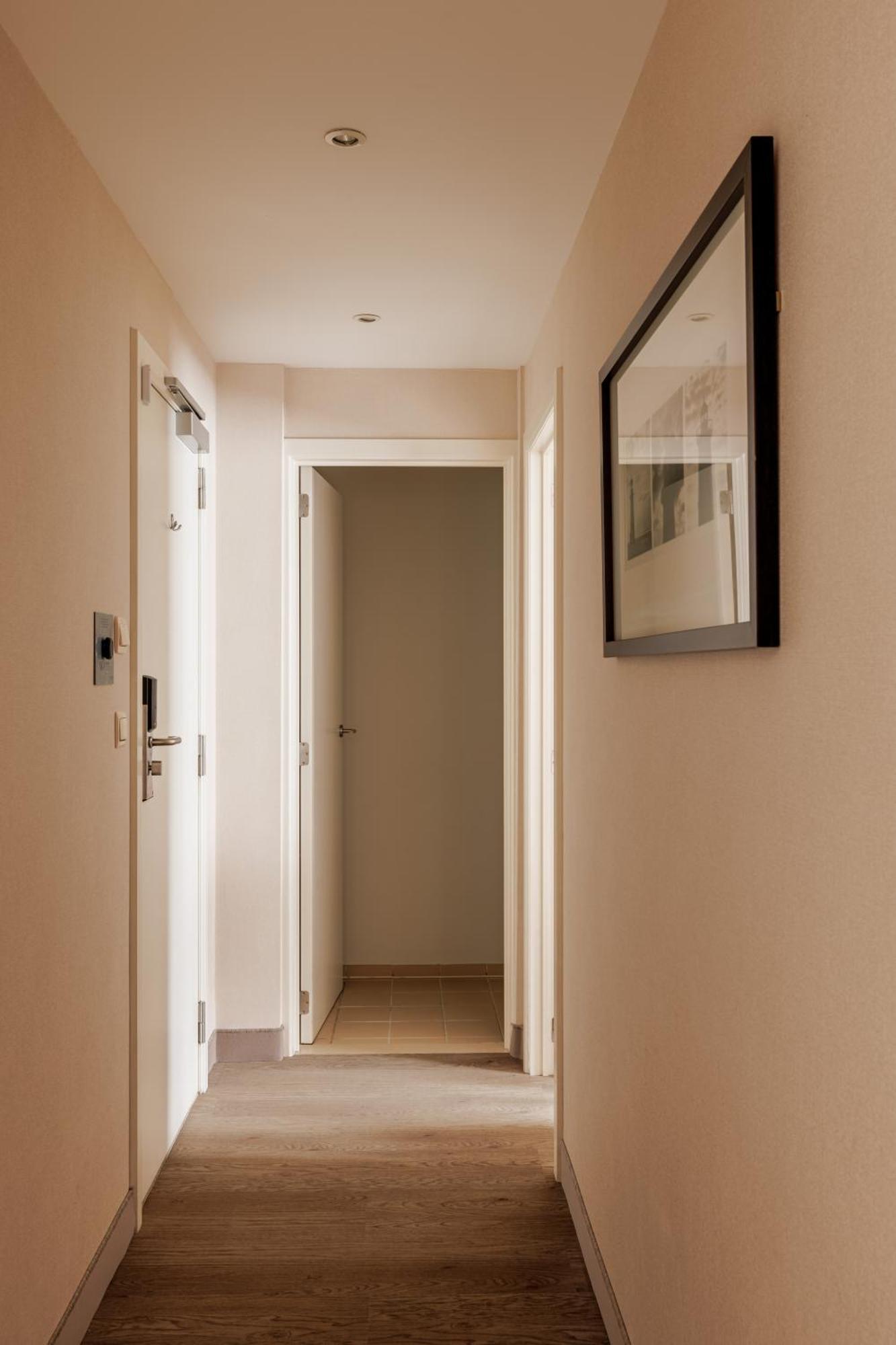 Family Room,1611051024:JPEG