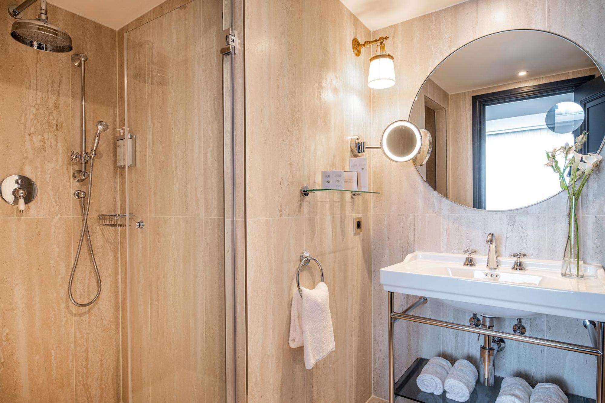 Executive Suite City View