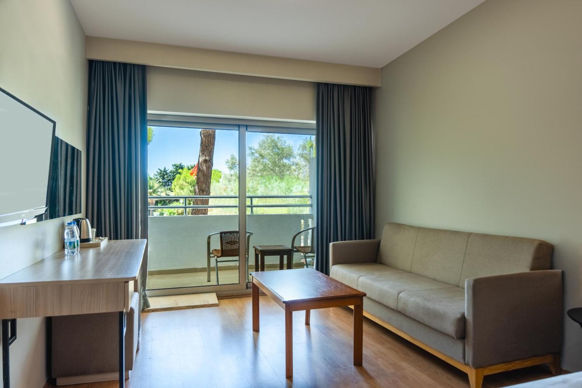 Deluxe Double Room Land View
