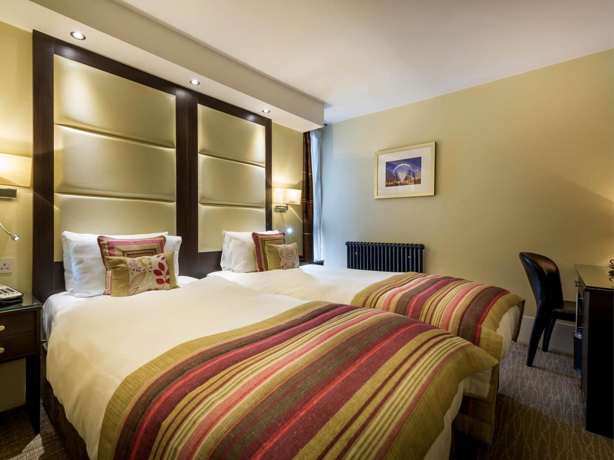 Club Twin Room