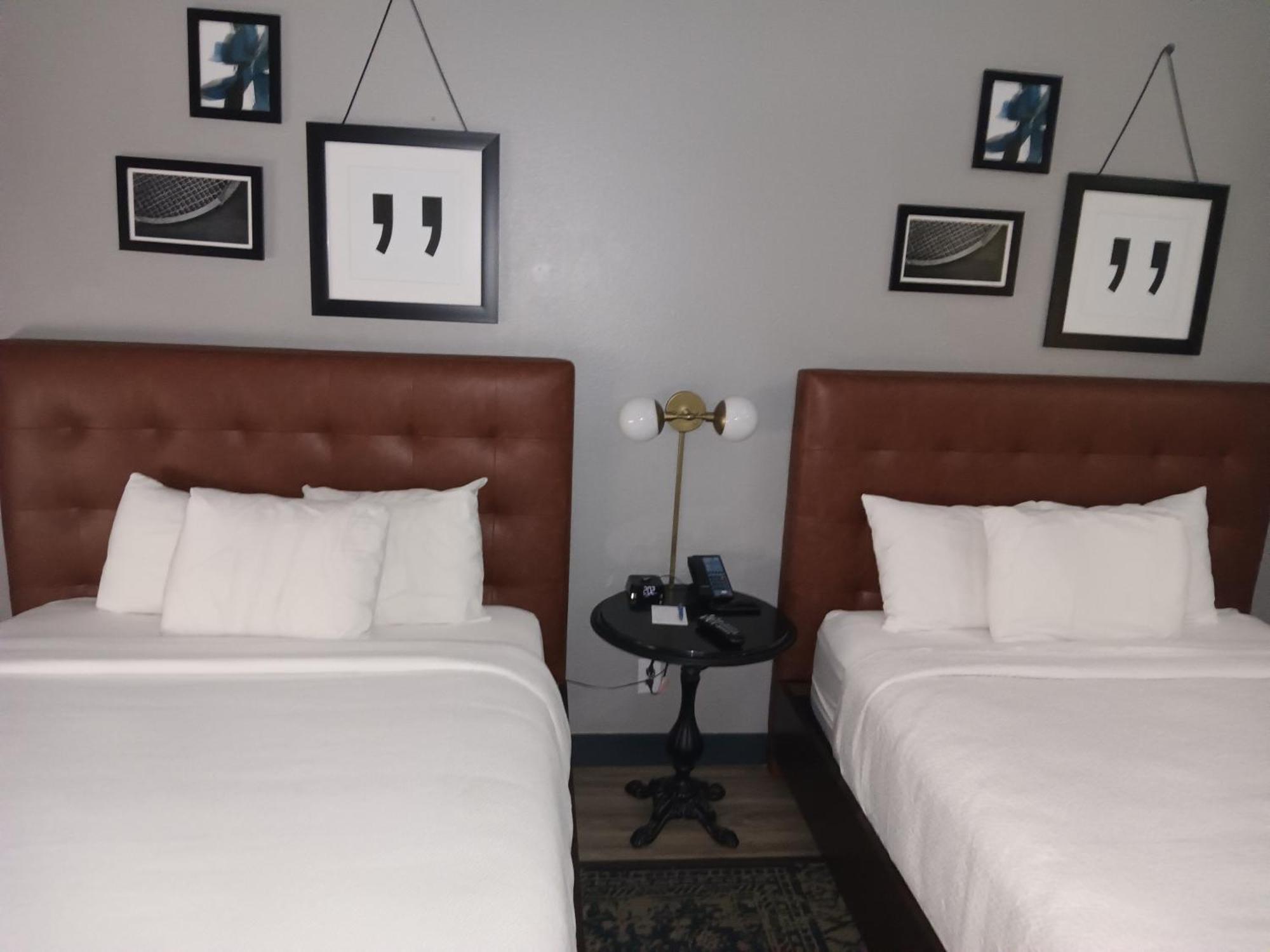 Deluxe Room, Larger Guest room, 2 Queen