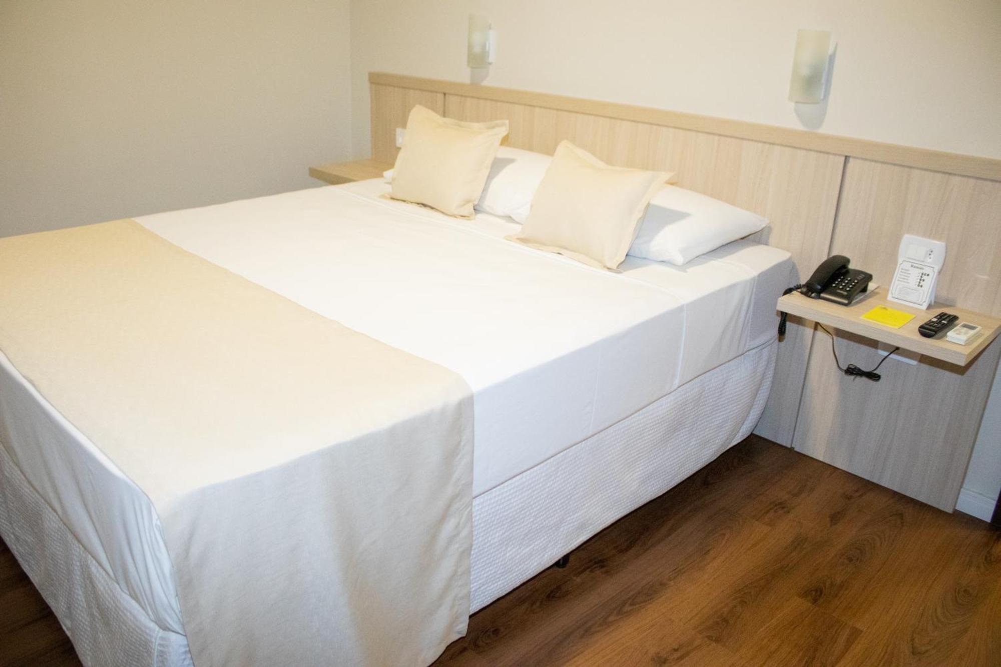 Double or Twin Room Private Bathroom