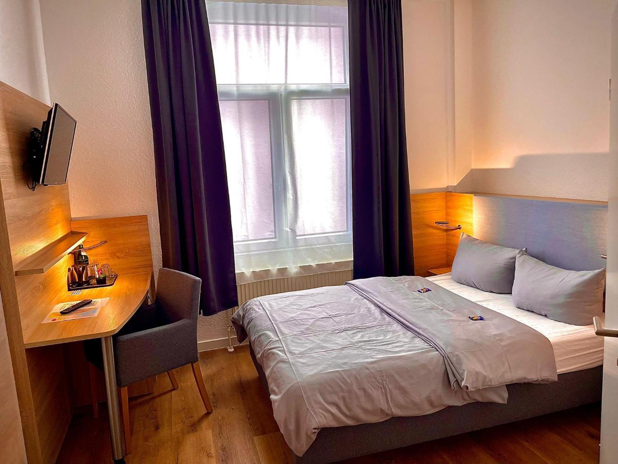 Large Single Room