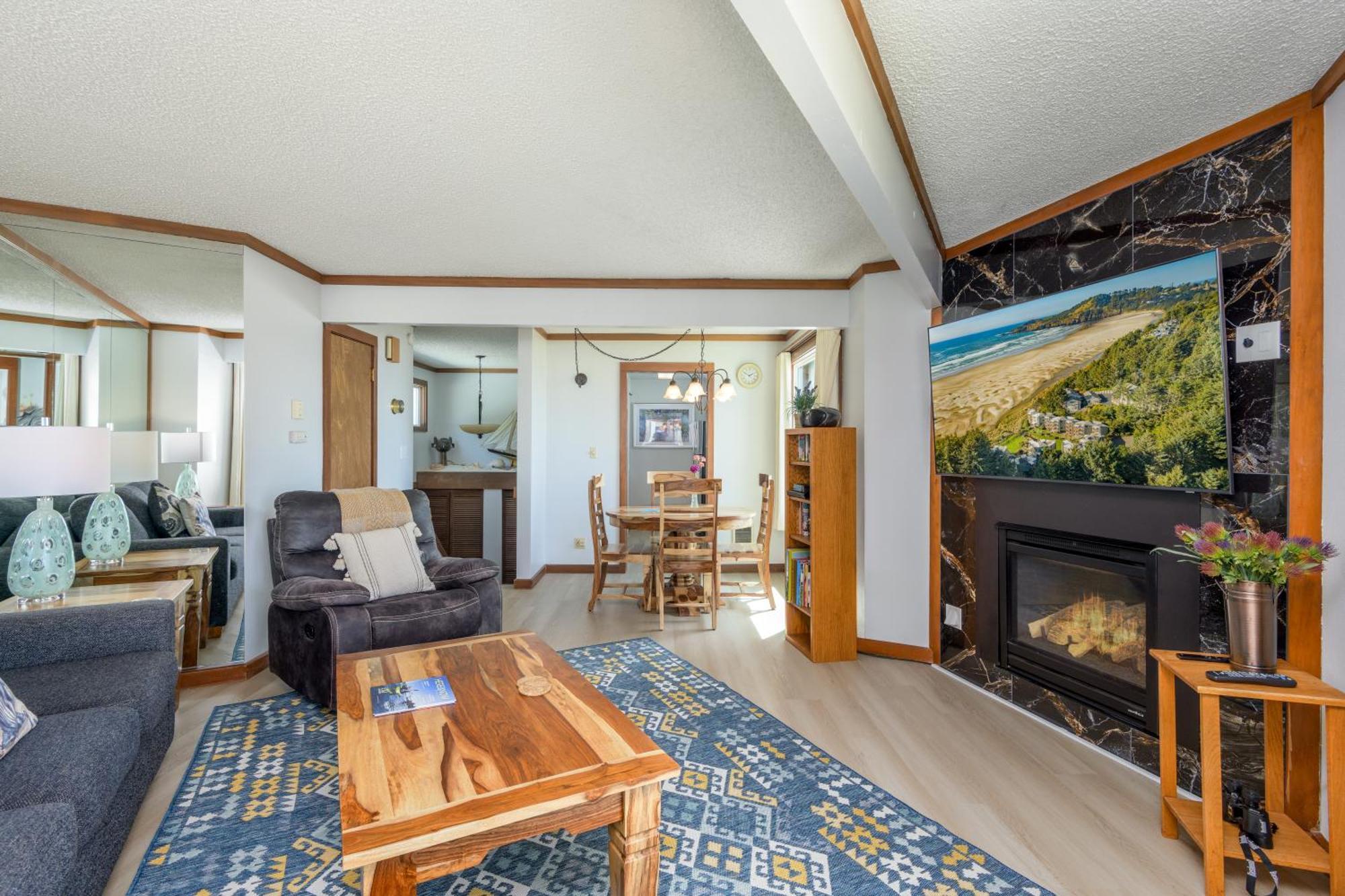 One-Bedroom Condo Upstairs Pet Friendly Non-Smoking