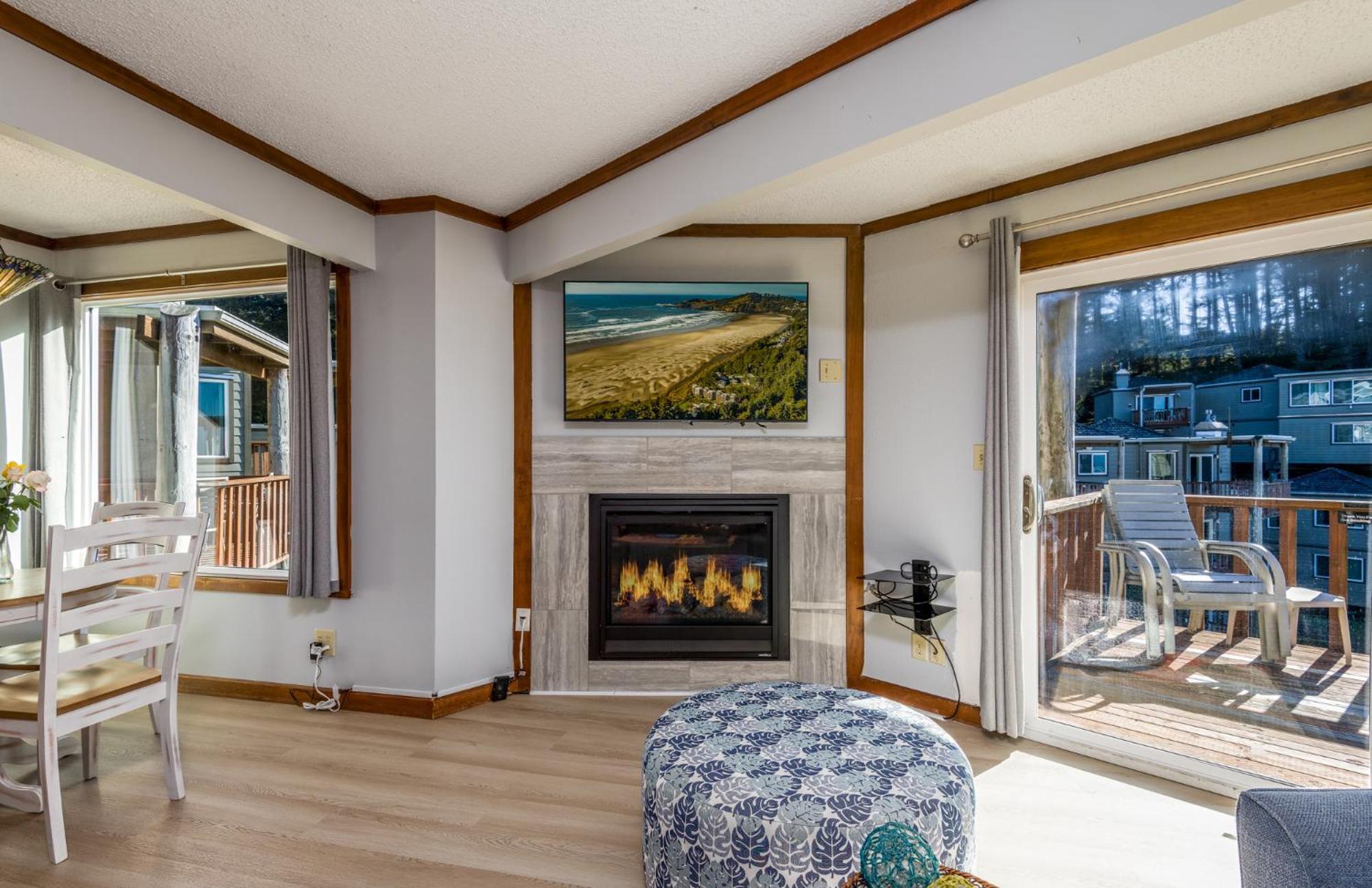 One-Bedroom Condo Upstairs Pet Friendly Non-Smoking