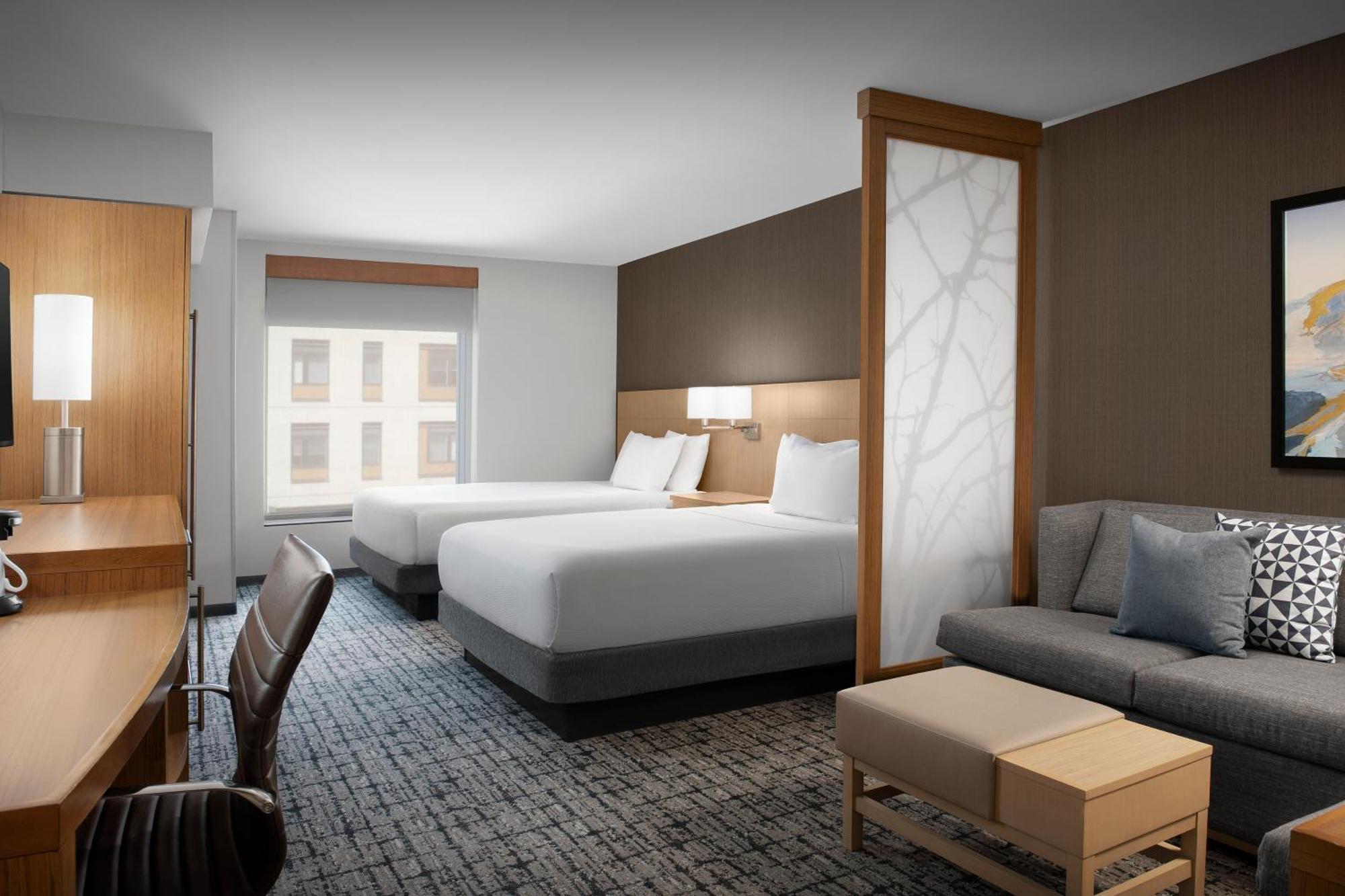 Queen Room with Two Queen Beds and Accessible Tub - Disability Access