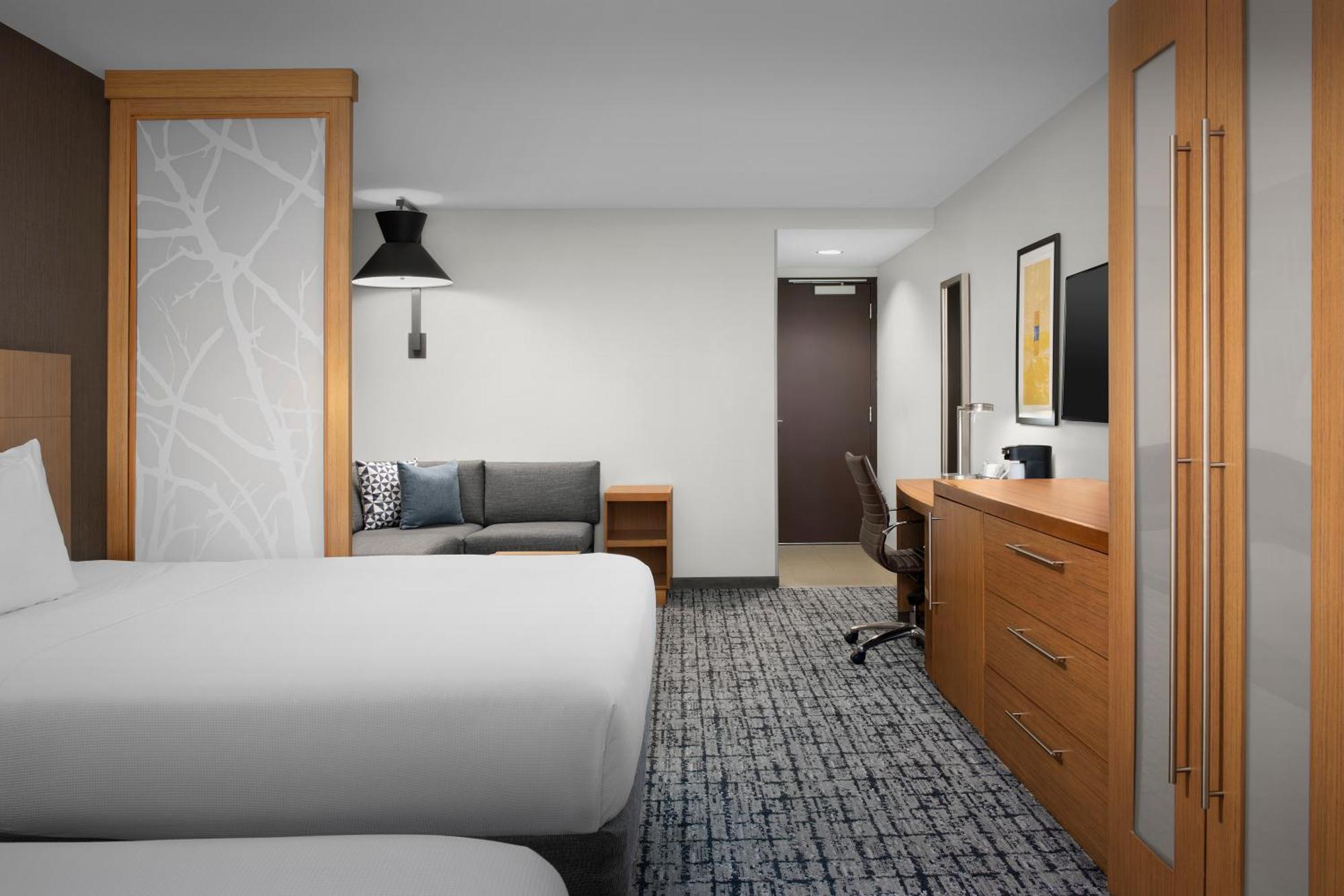 Queen Room Two Queen Beds Sofa Bed High Floor