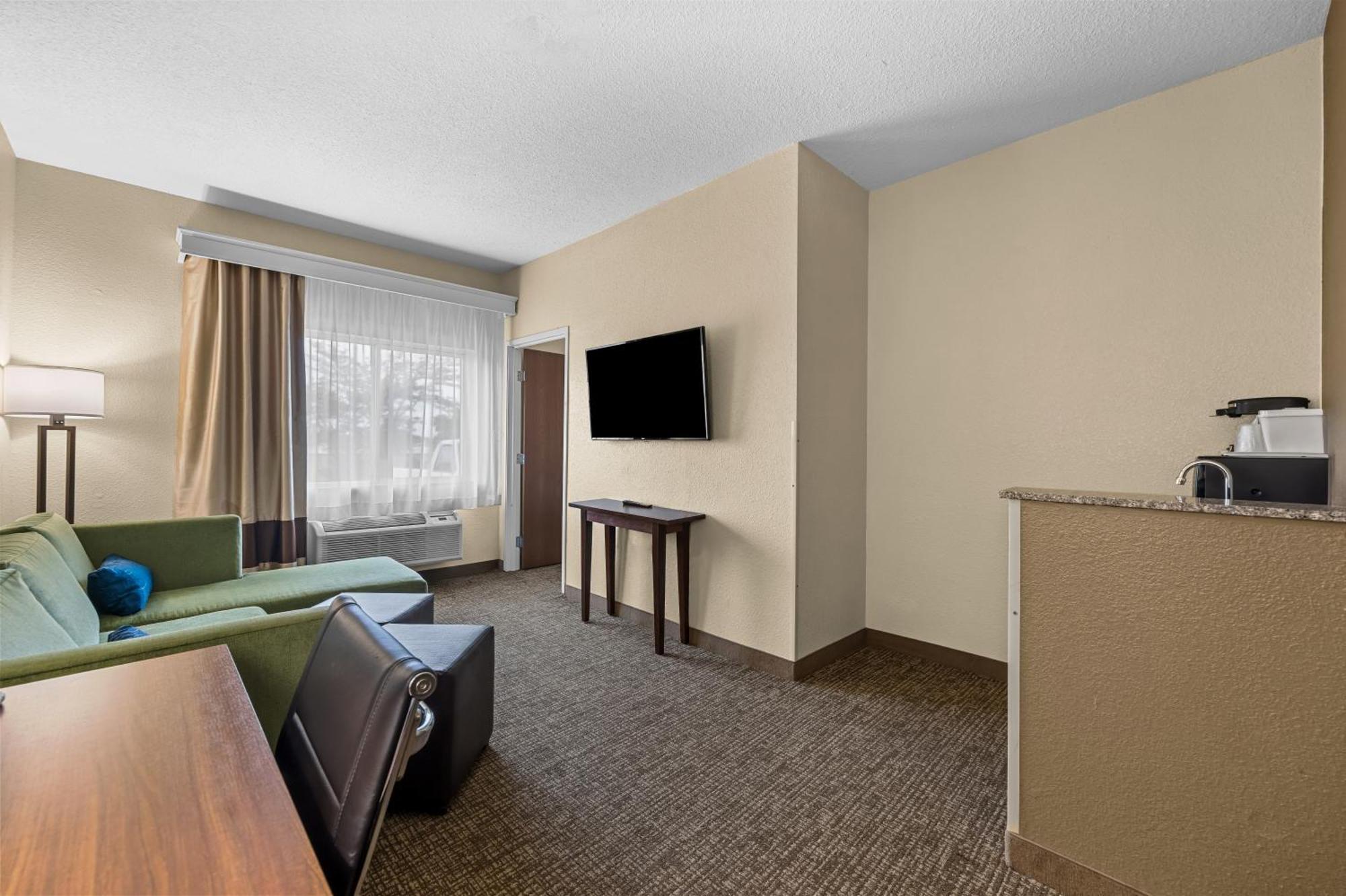 King Room Tub Disability Access or Non Smoking or Pet Friendly