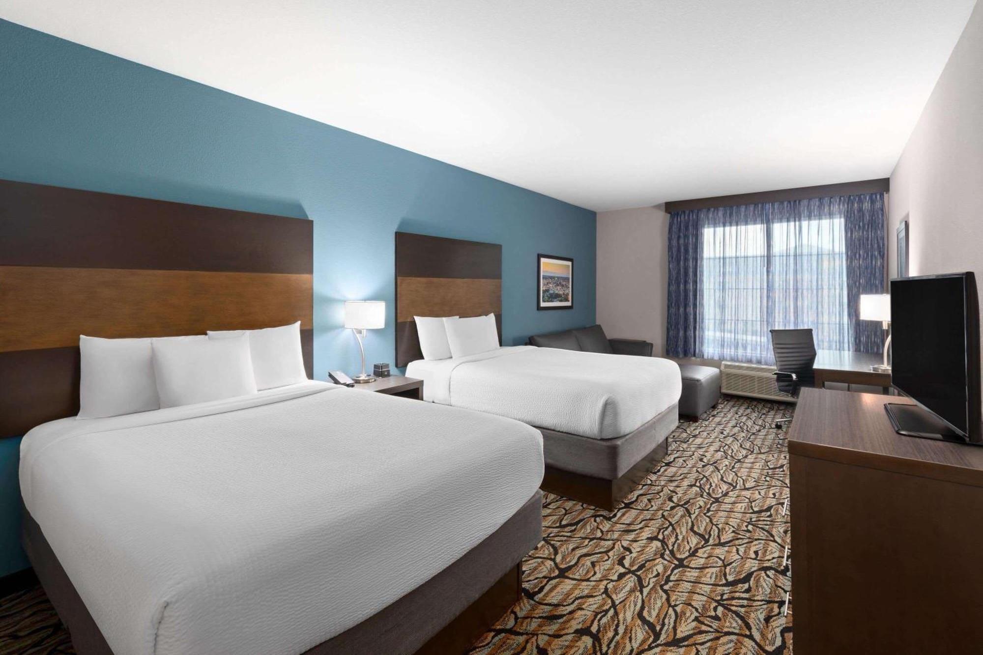 Deluxe Queen Room Two Queen Beds Non-Smoking