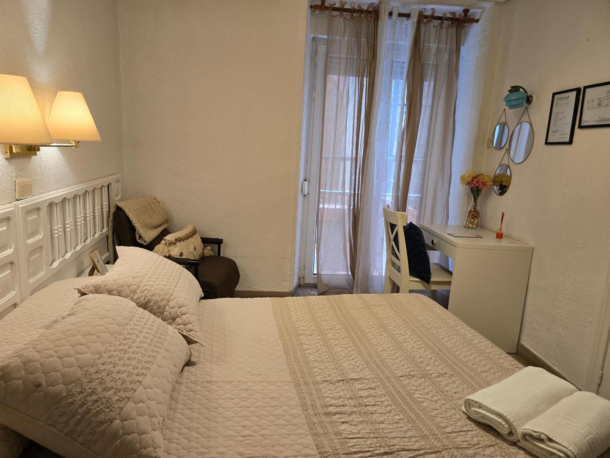 Double Room Private Bathroom