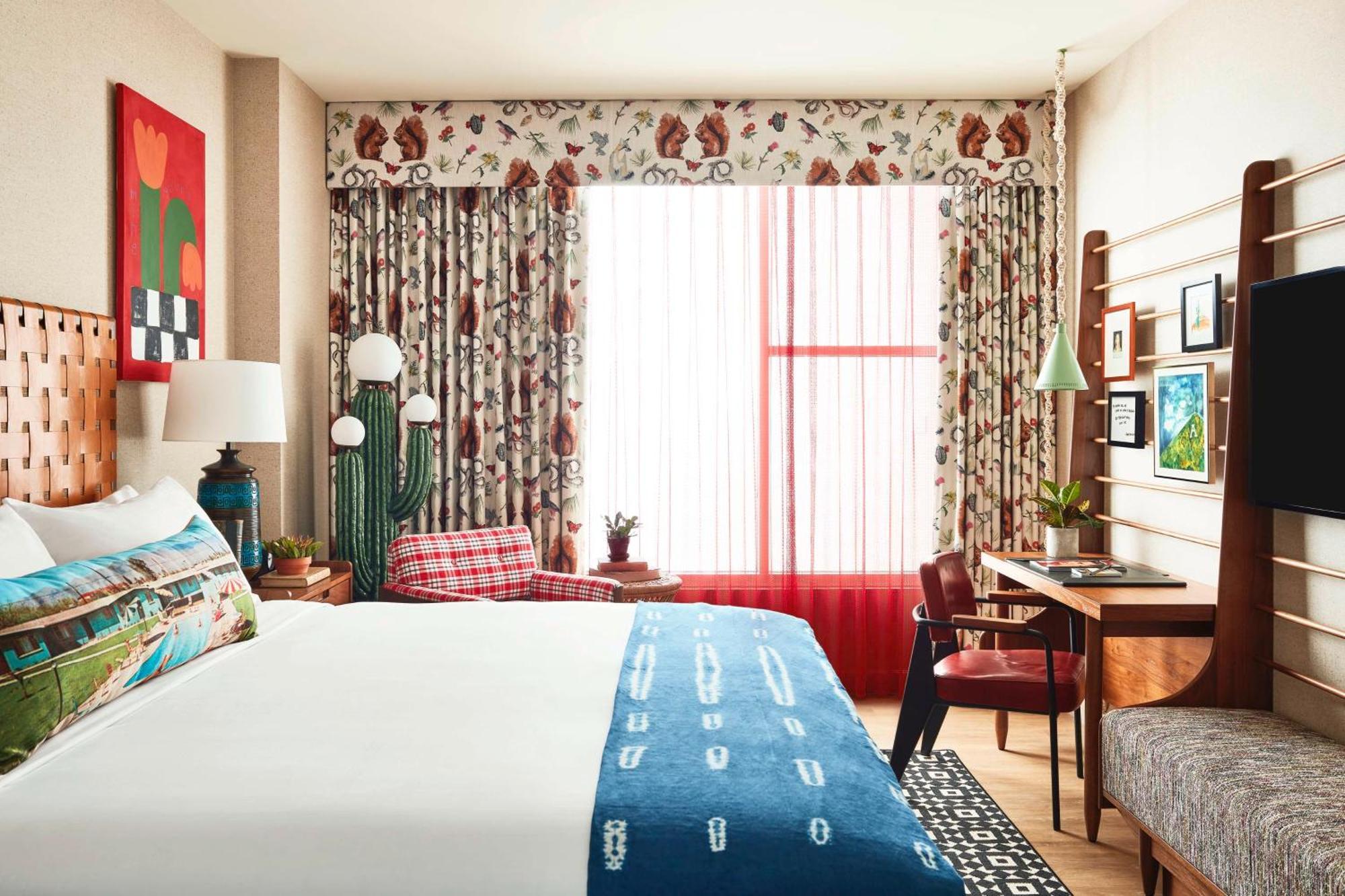 Graduate King Room