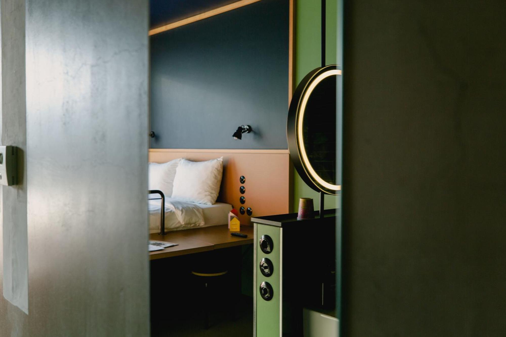 Double Room Cube