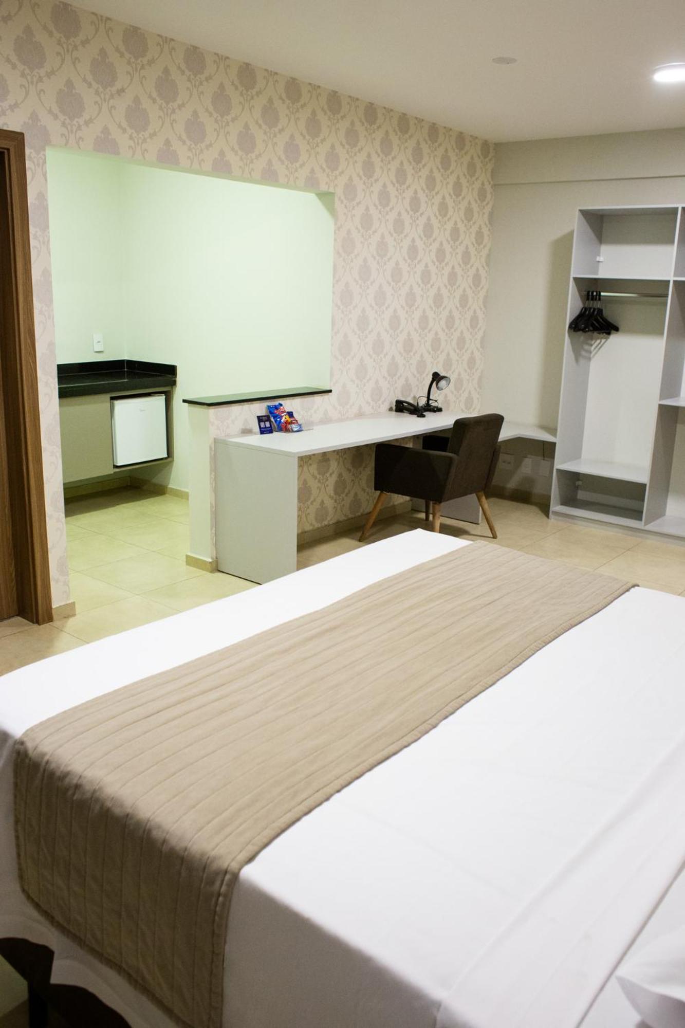 Deluxe Queen Room