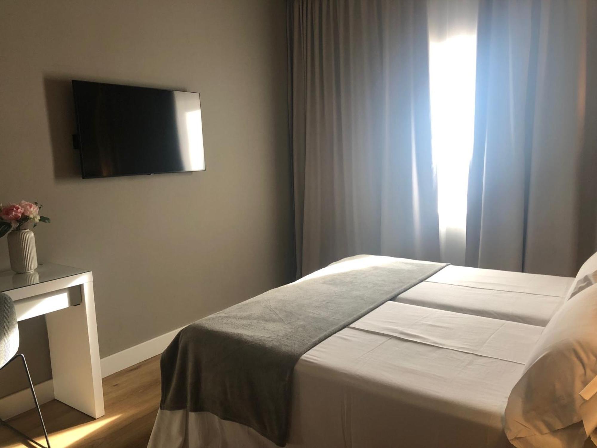 Deluxe Double or Twin Room City View