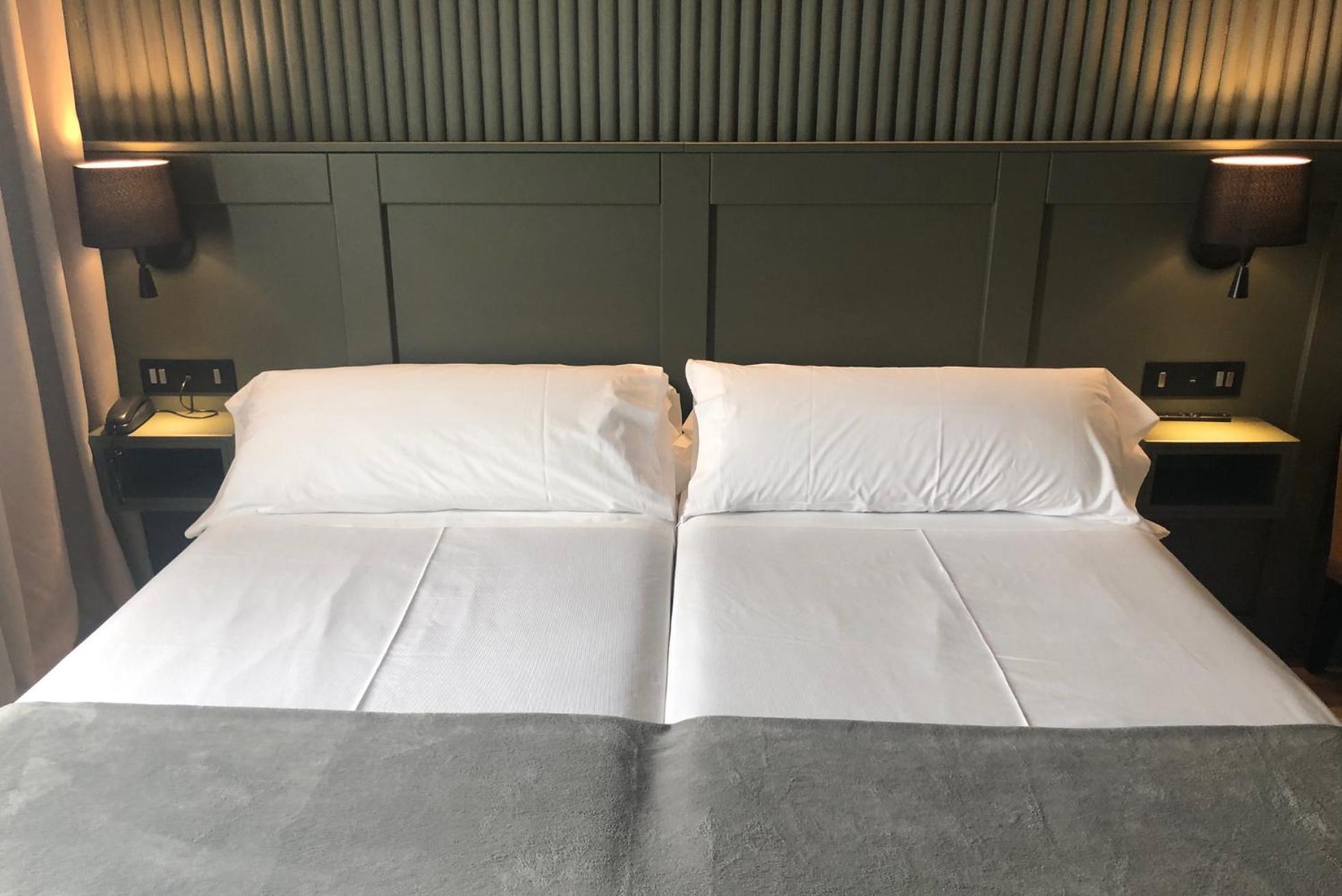 Family Room,1612954569:JPEG