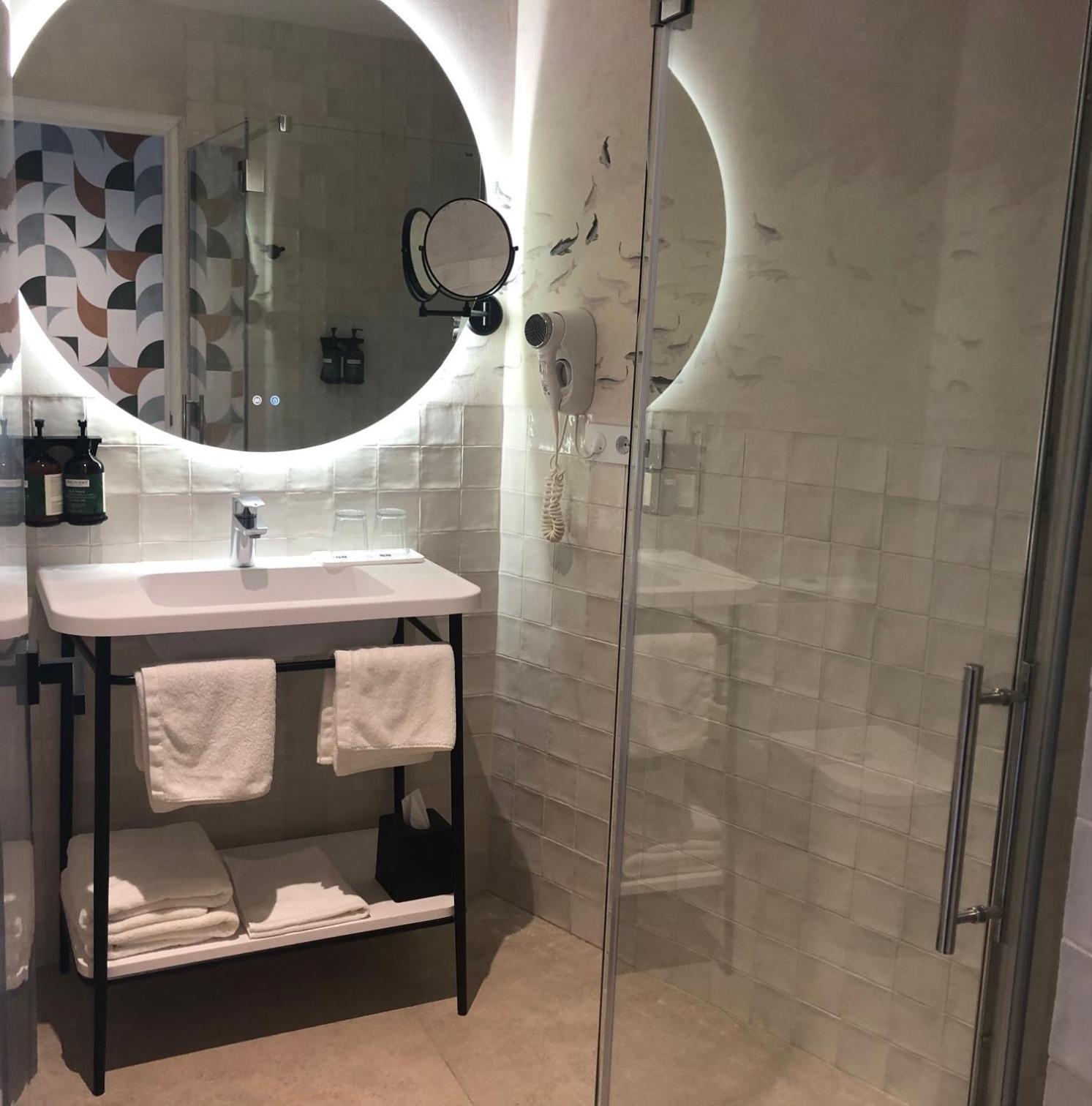Deluxe Double or Twin Room City View