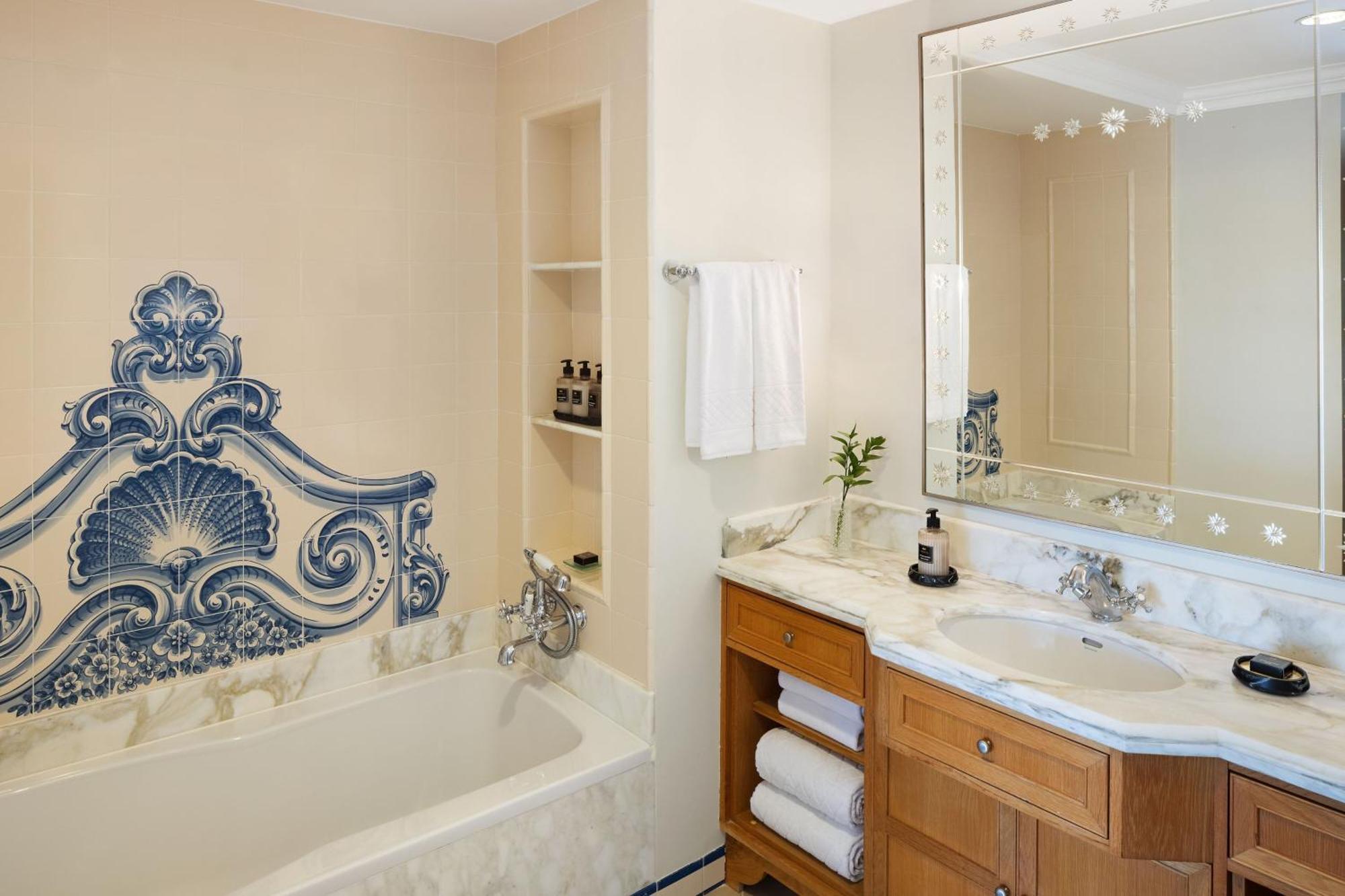 2 Bedroom Residence Top floor