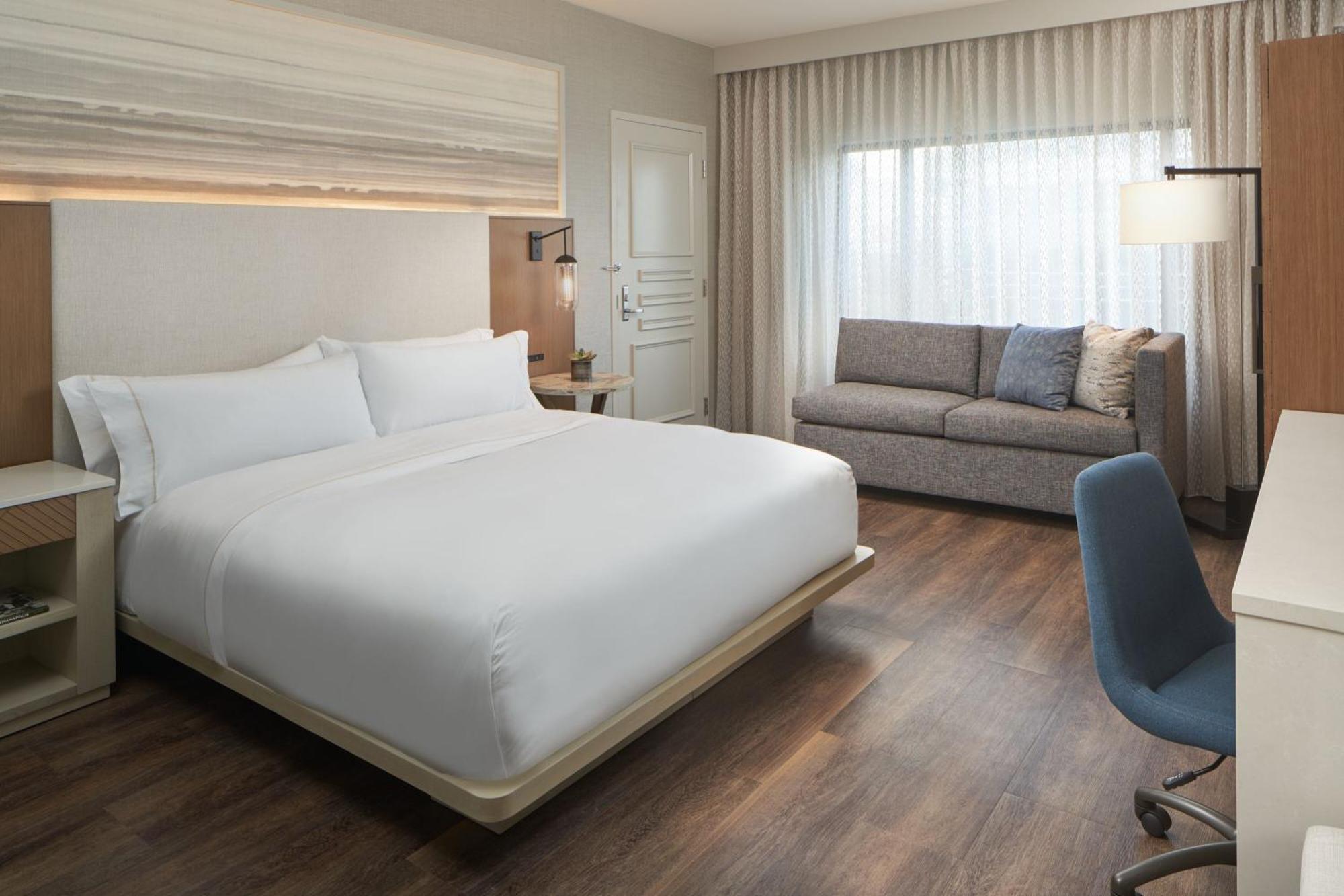 Club level, Guest room, 1 King, Sofa bed,1705832139:JPEG