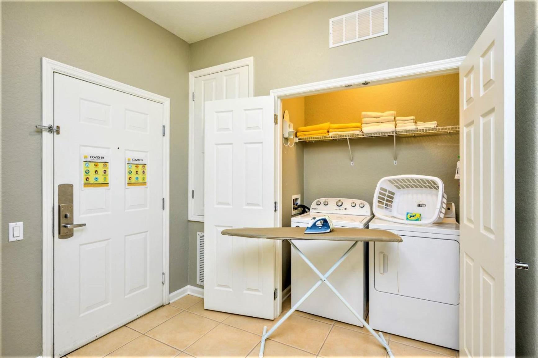 Deluxe Three-Bedroom Apartment