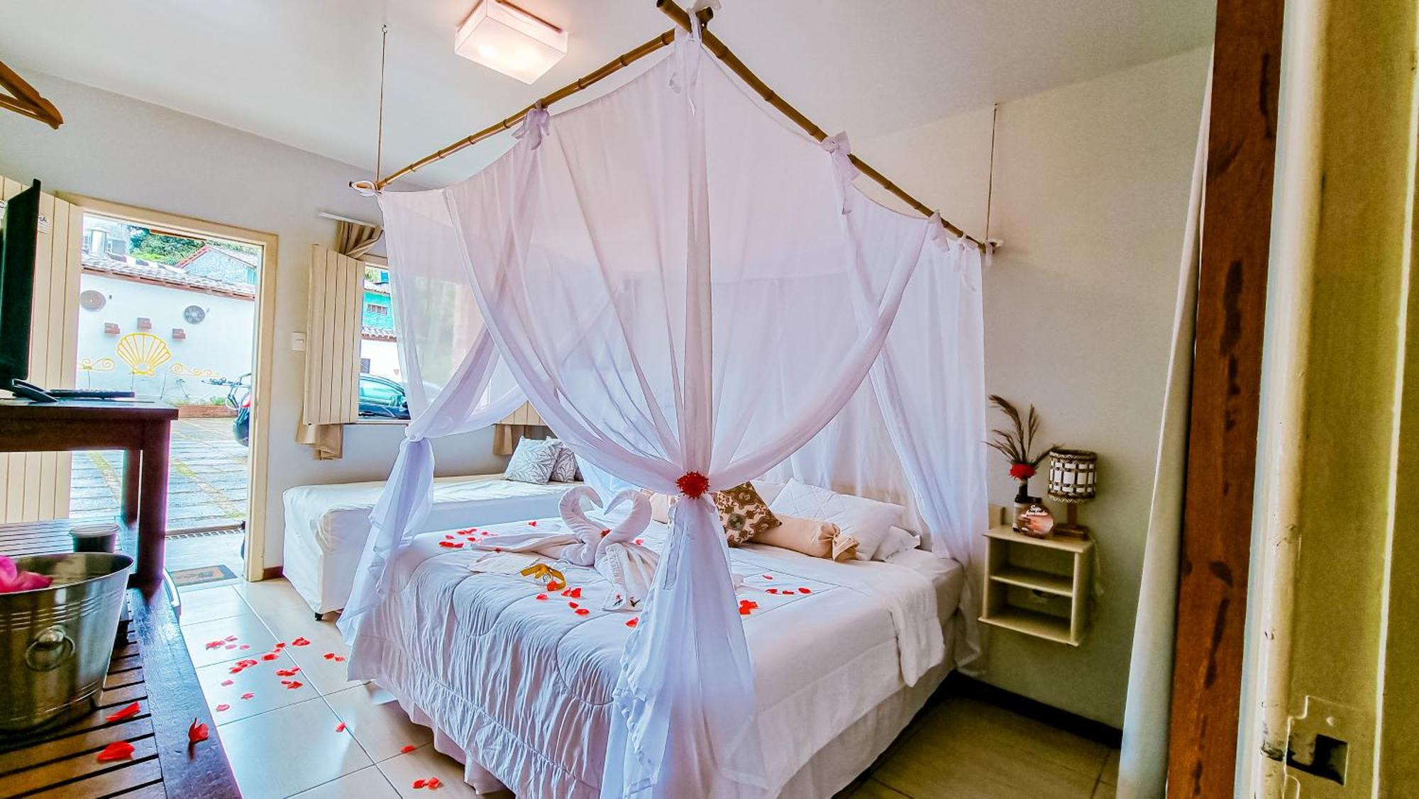 Quarto Deluxe com Cama de Casal ou 2 de Solteiro