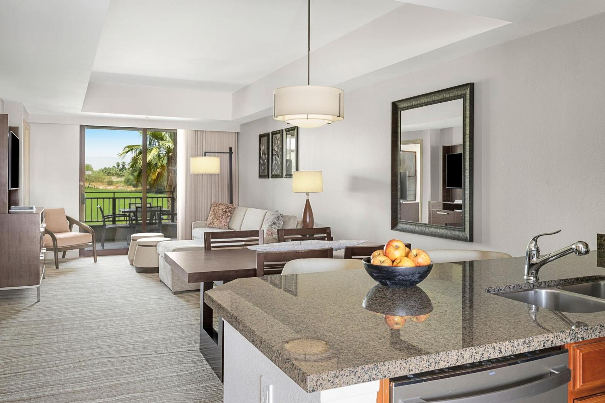 One-Bedroom Villa Balcony Whirlpool