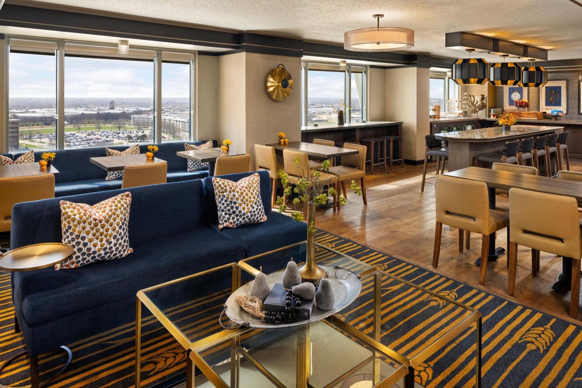 Club level Guest room 1 King High floor