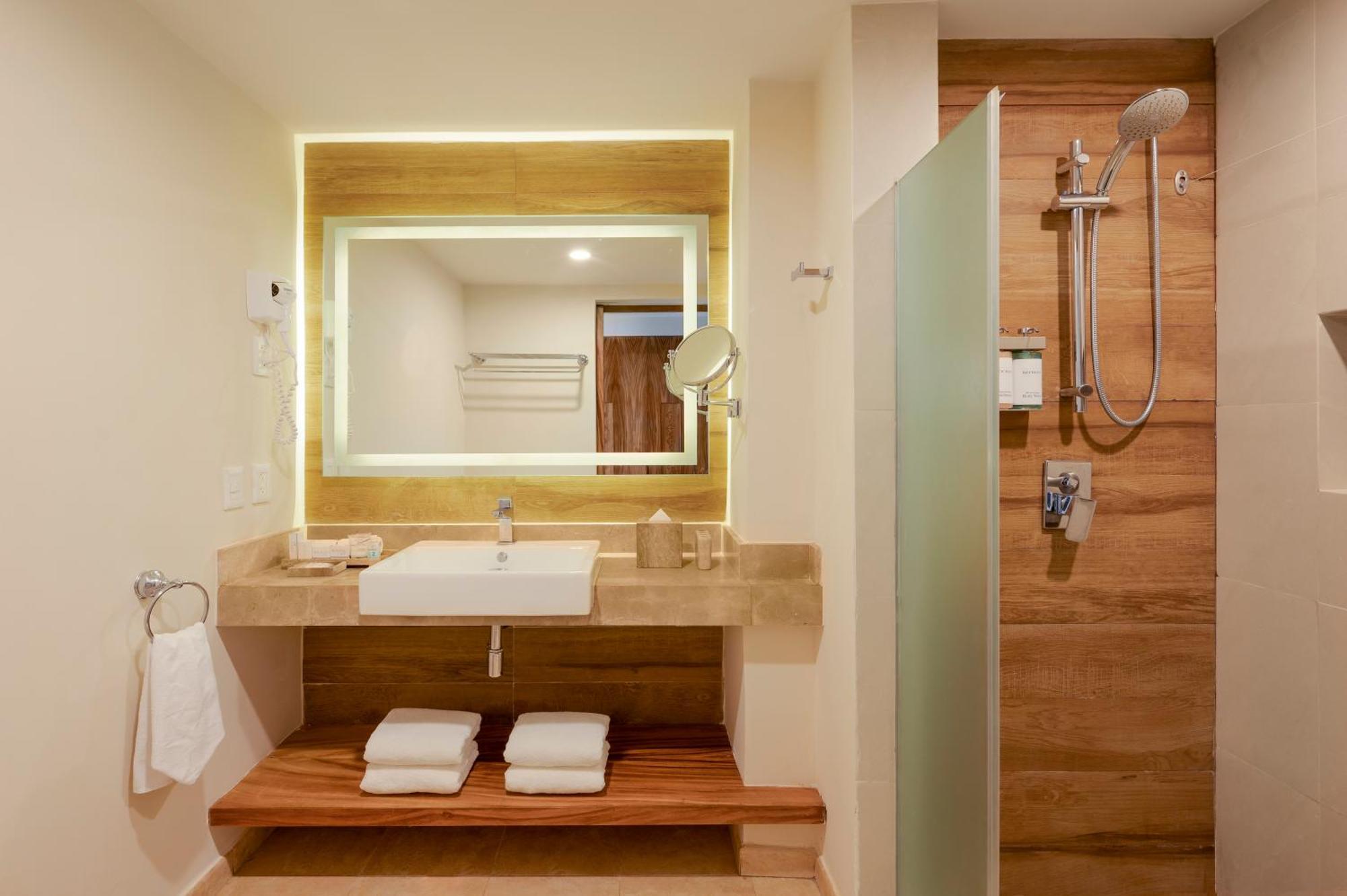 Deluxe Room with Lagoon View