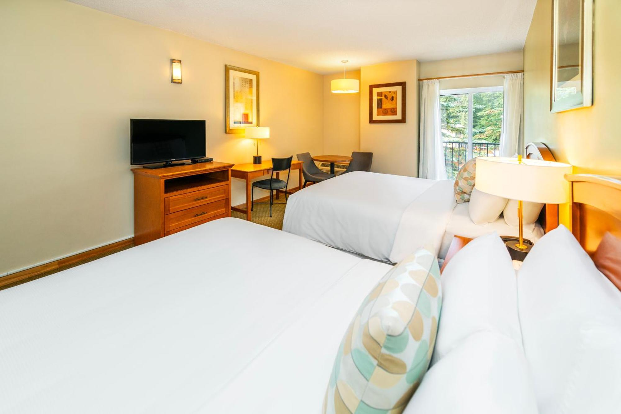 Deluxe Queen Room