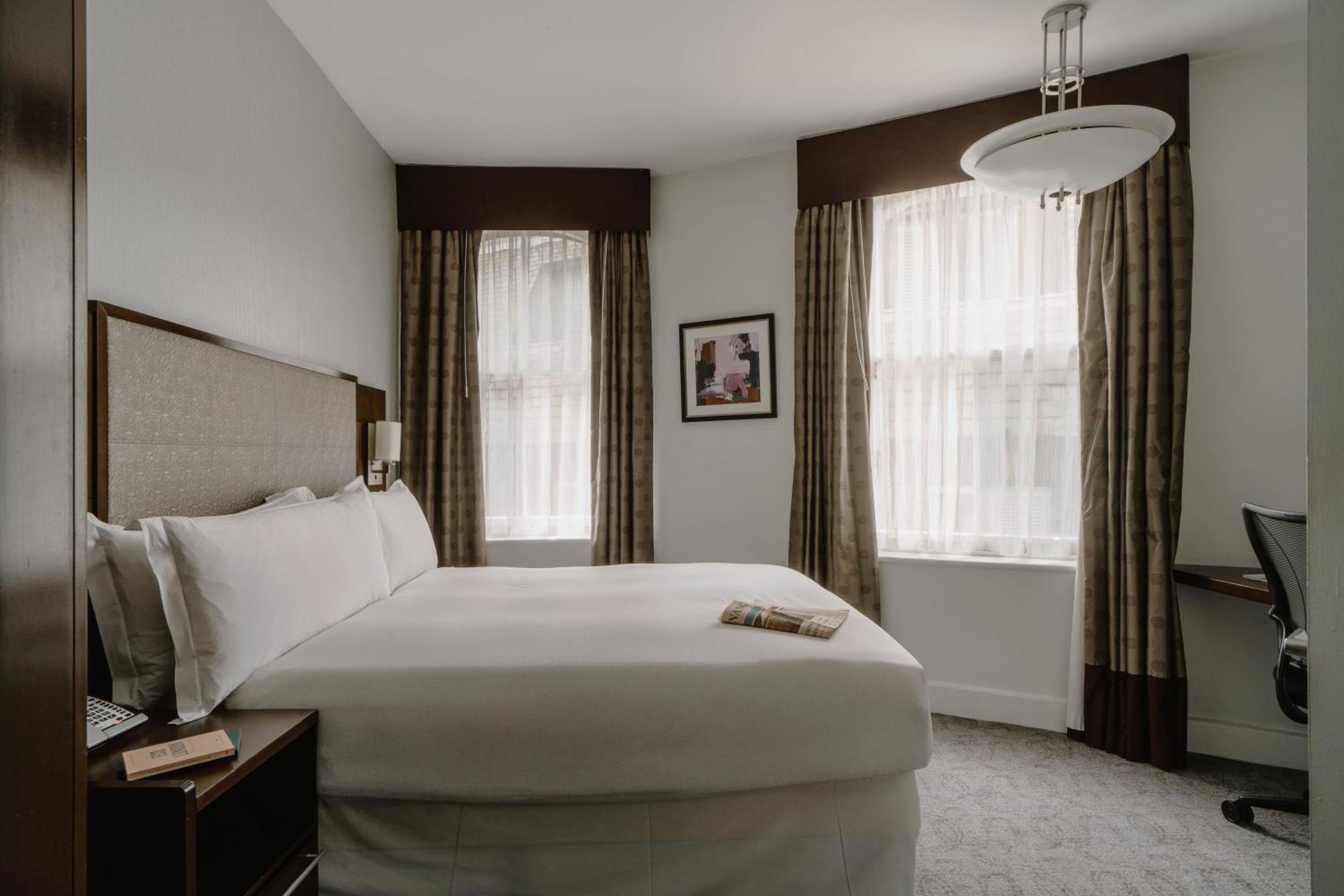 Standard Queen Room