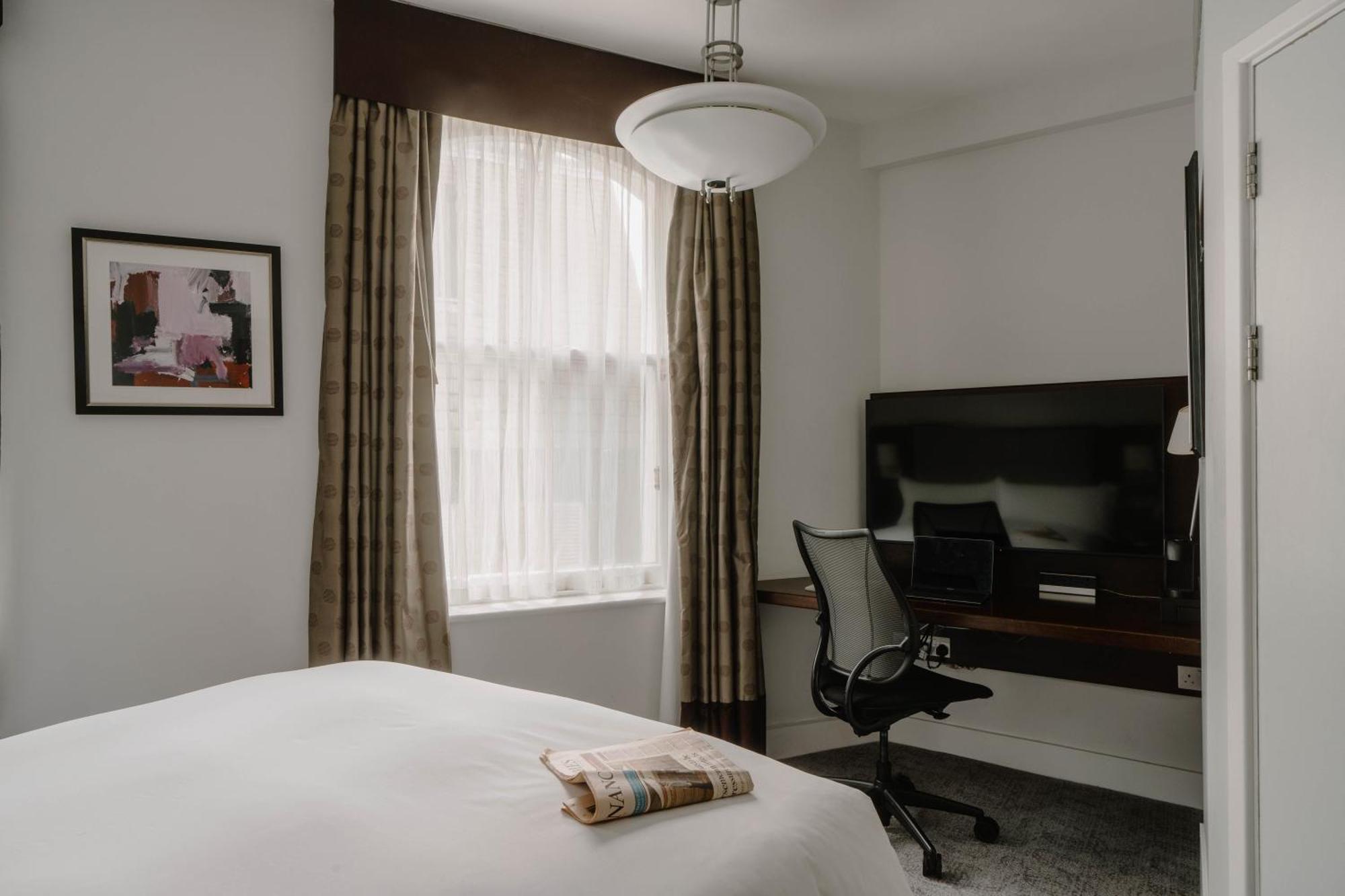 Standard Queen Room