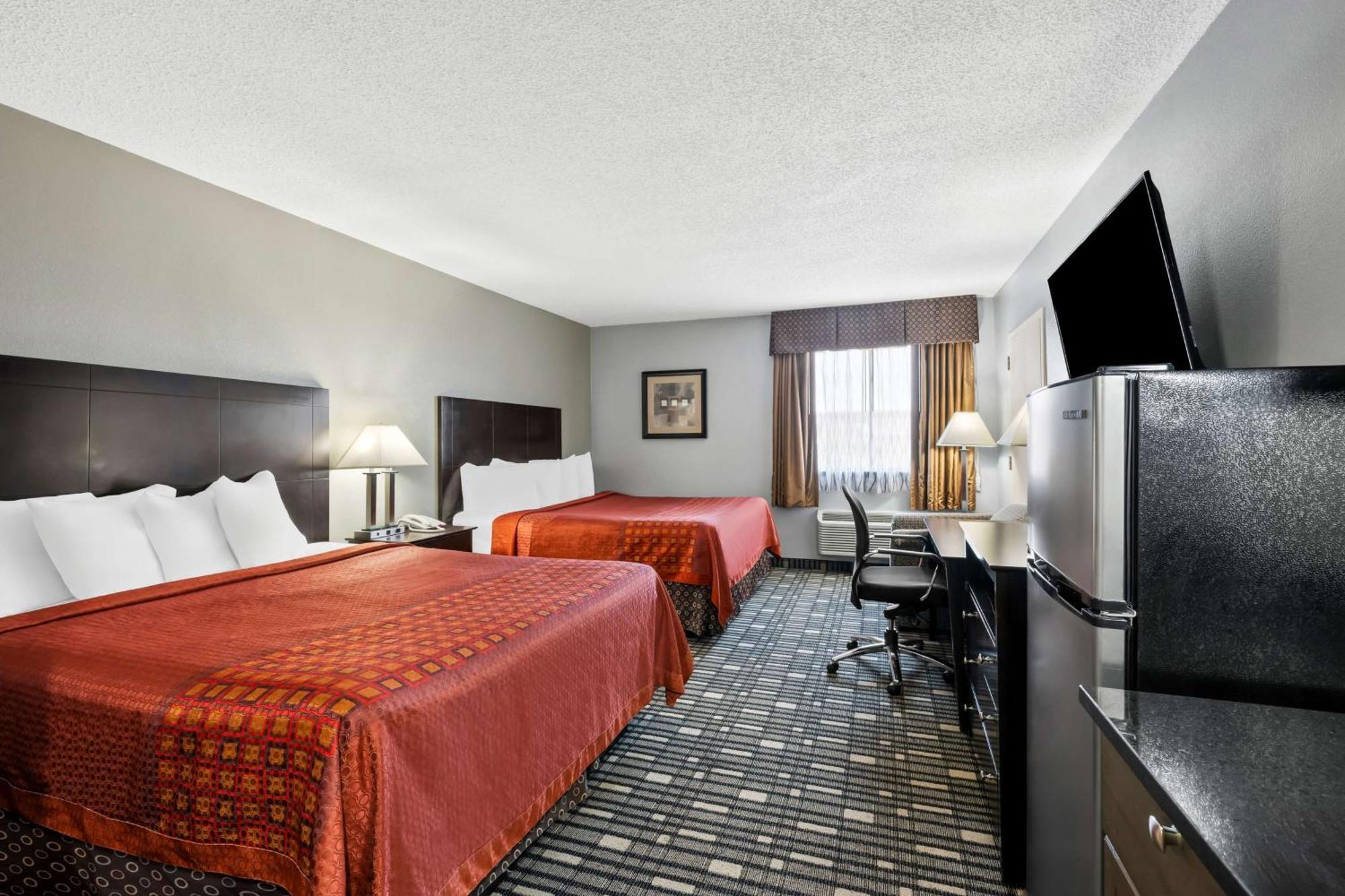 Queen Room Two Queen Beds Kitchenette