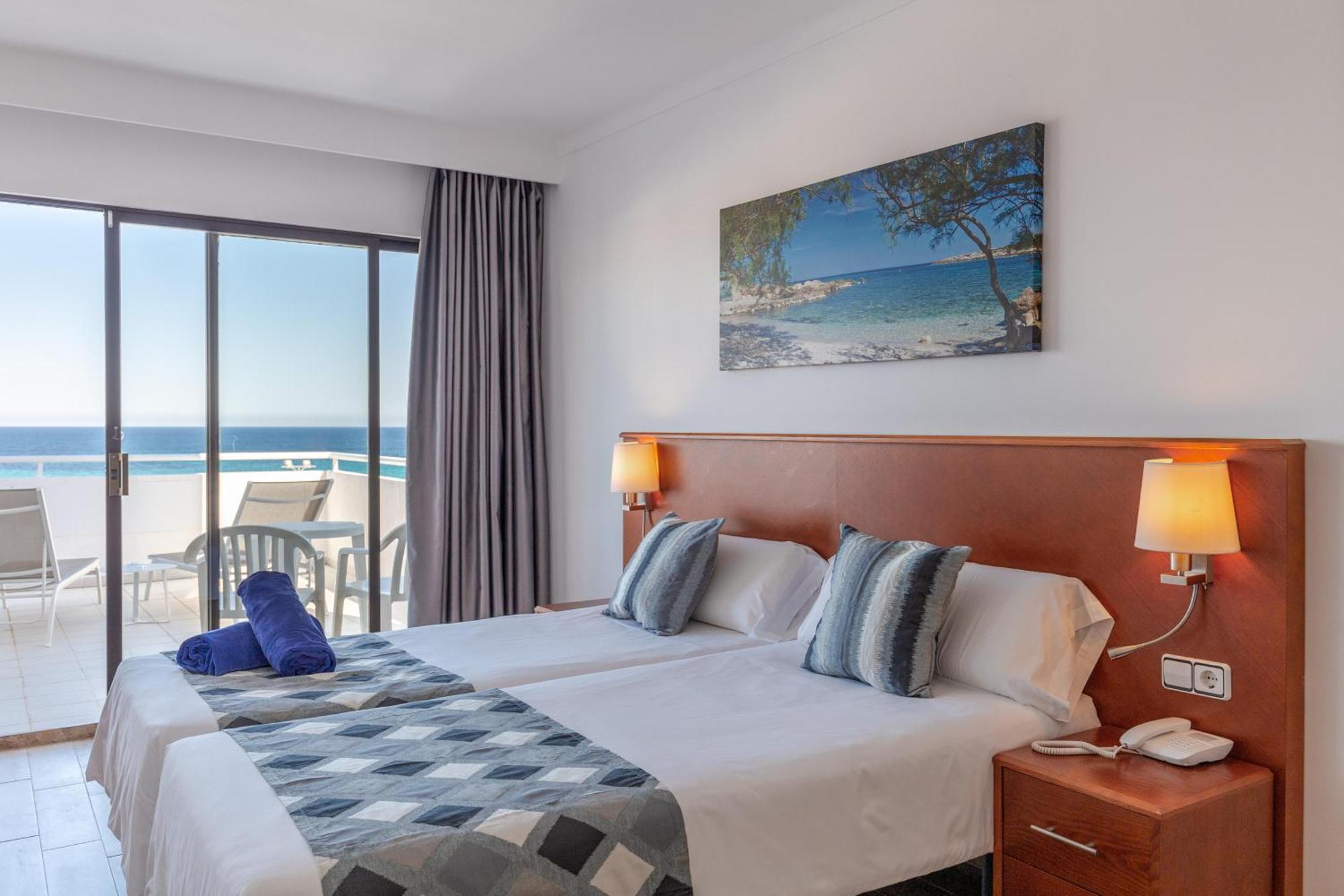 Standard Twin Room Sea View