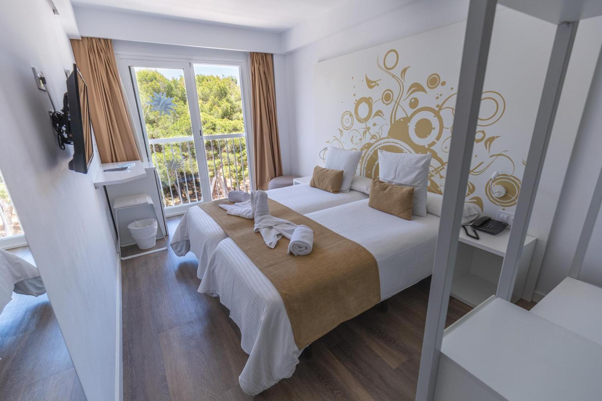 Standard Double or Twin Room,1613432866:JPEG
