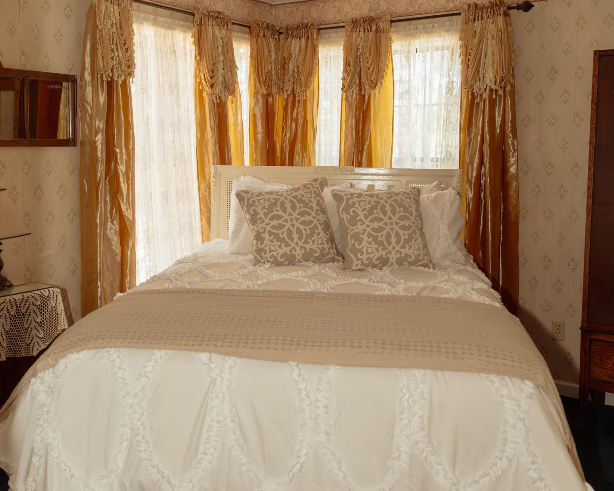 Honeymoon House