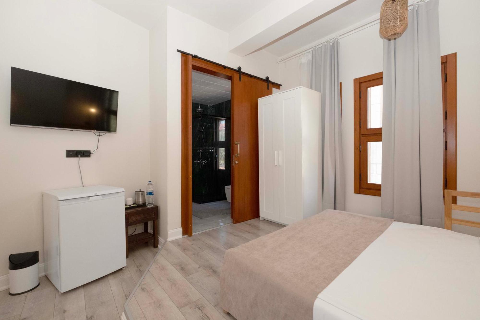 Deluxe Suite Spa Bath