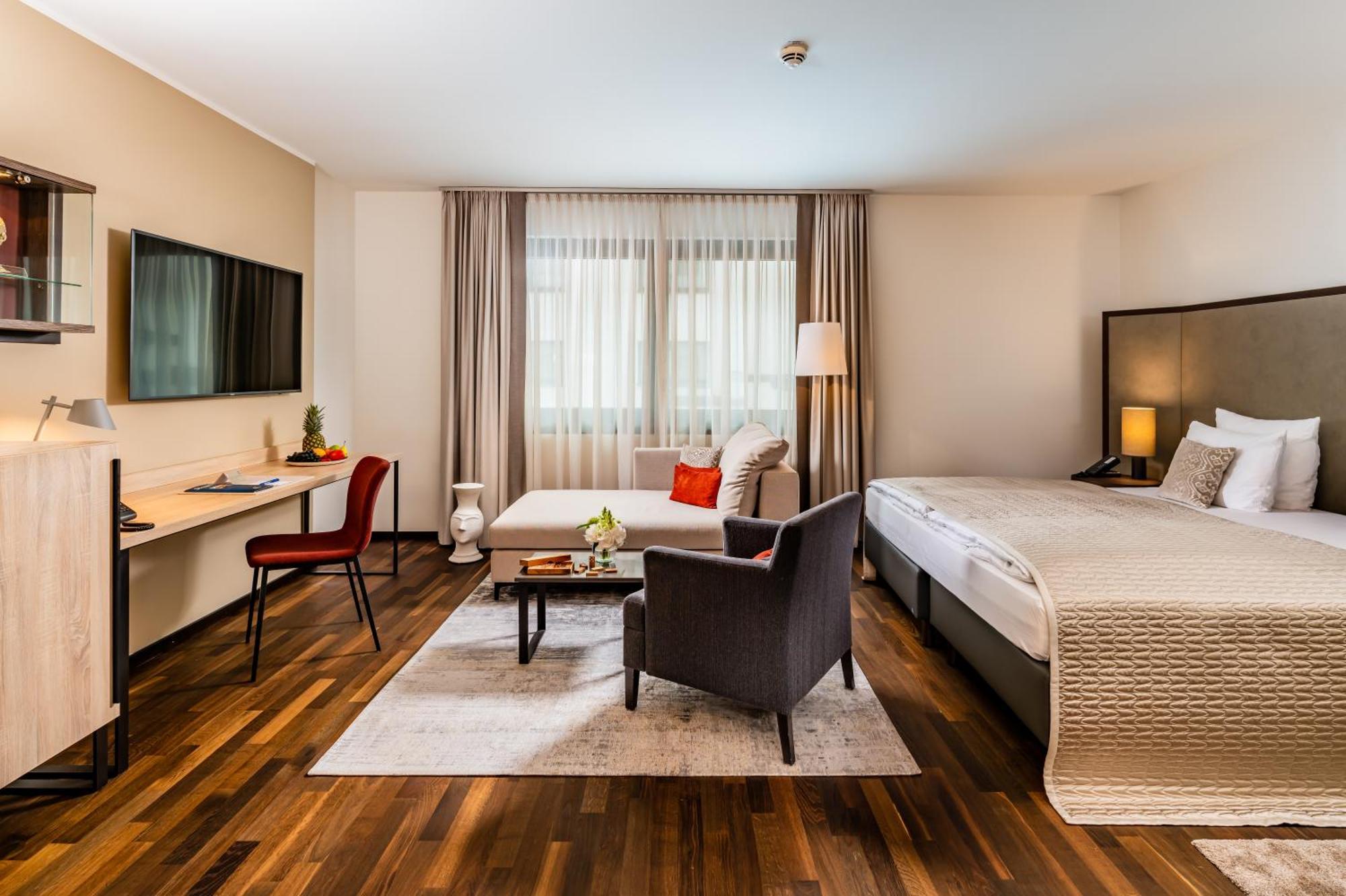 Executive Room,1613659411:JPEG