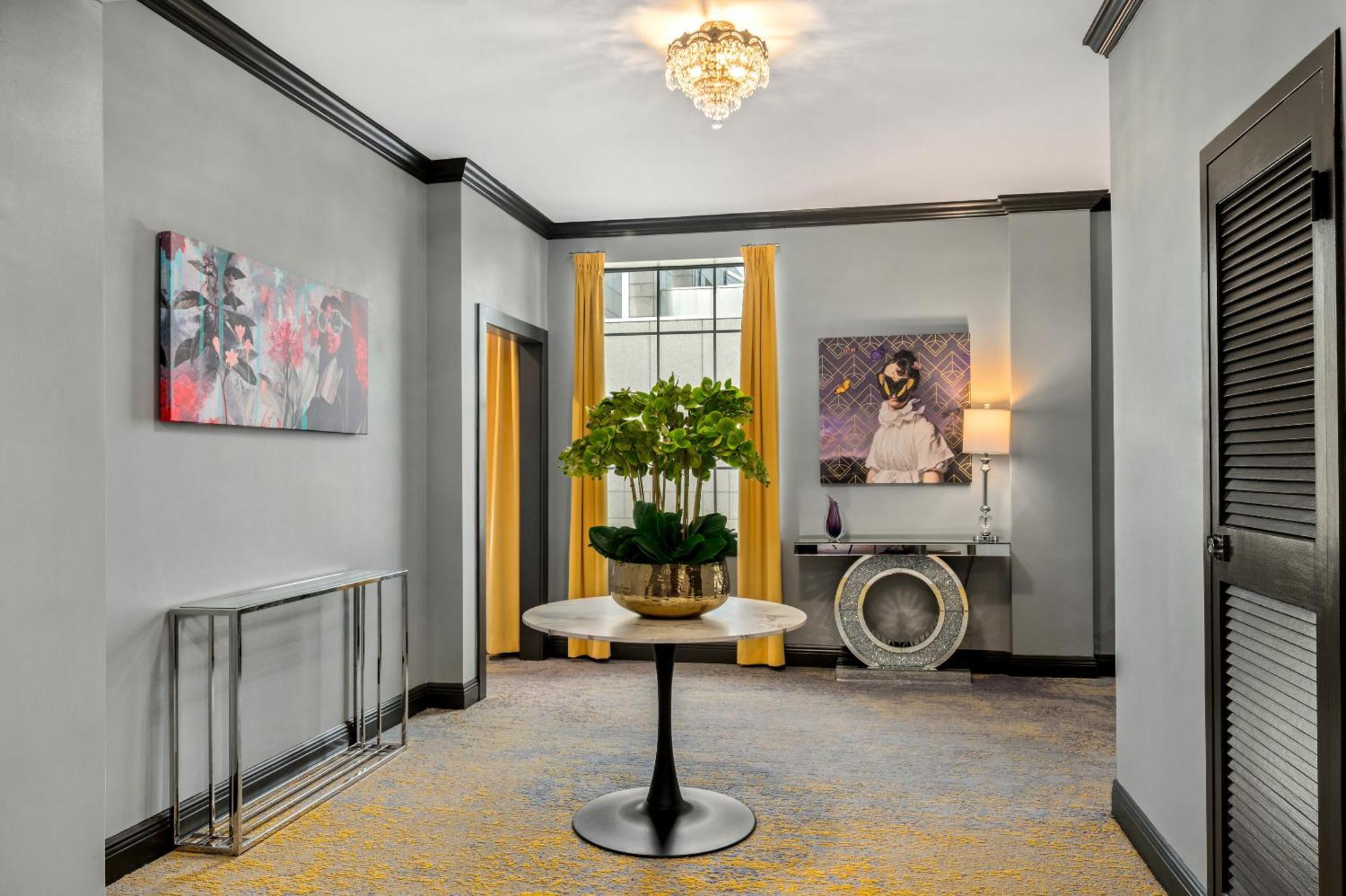 One-Bedroom King Suite Non-Smoking
