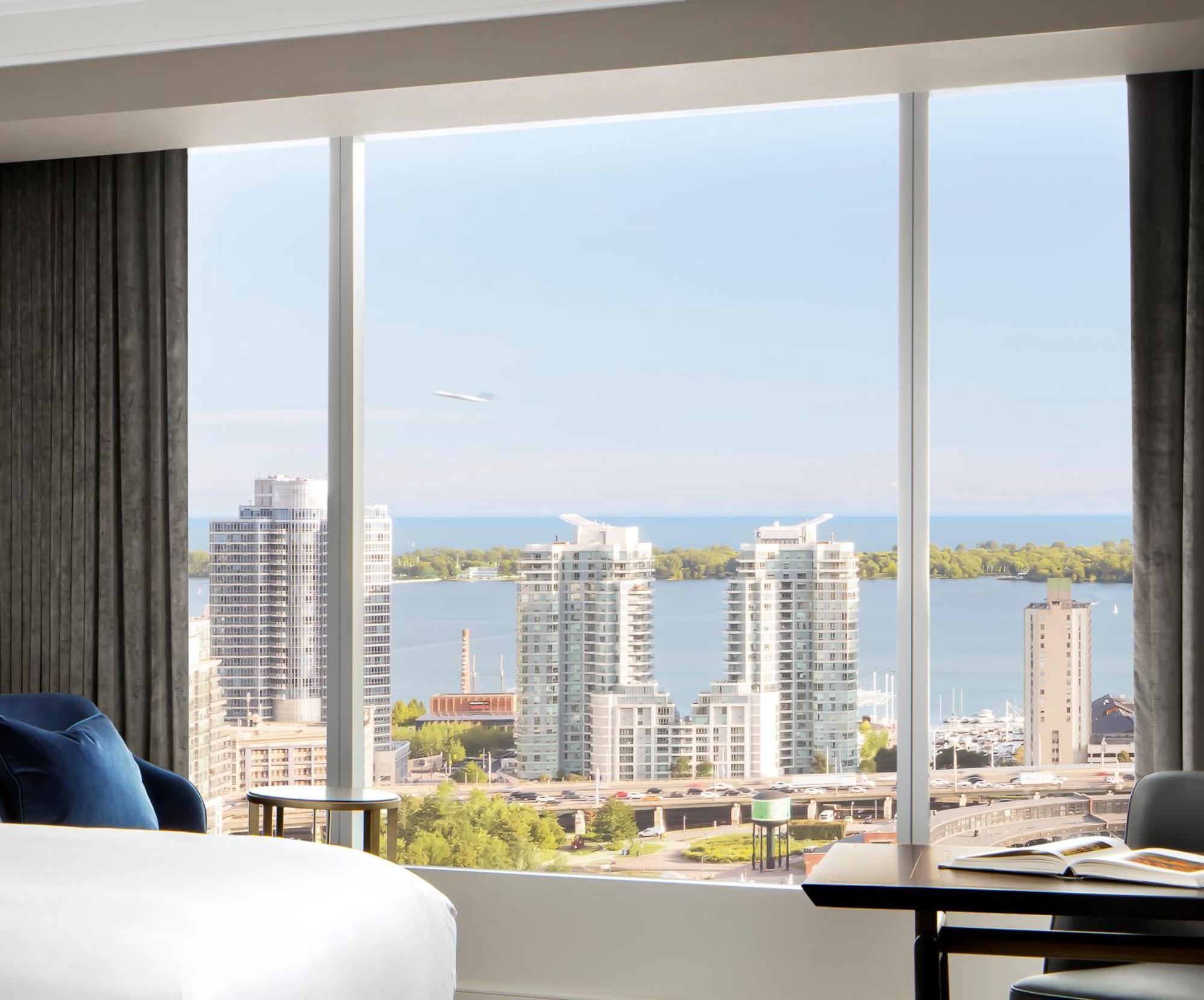 Lake Ontario View Room 1 King bed