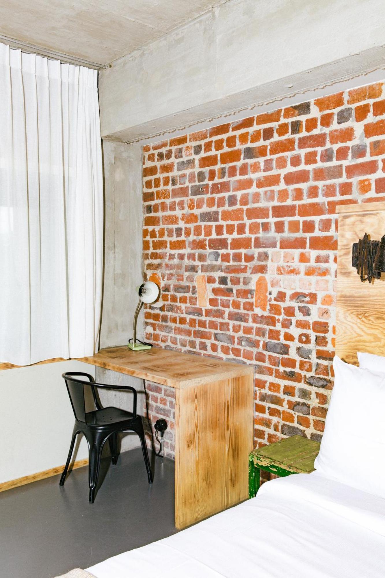 Family Room (6 Adults)