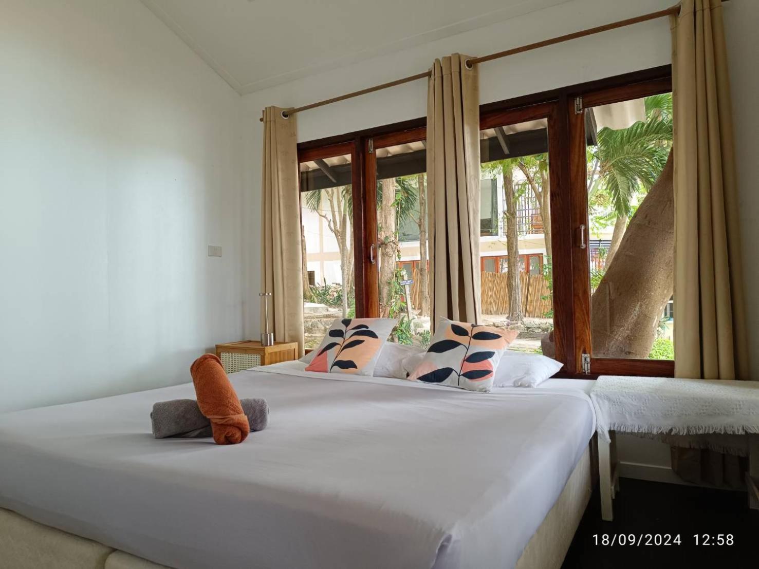Queen Room Sea View