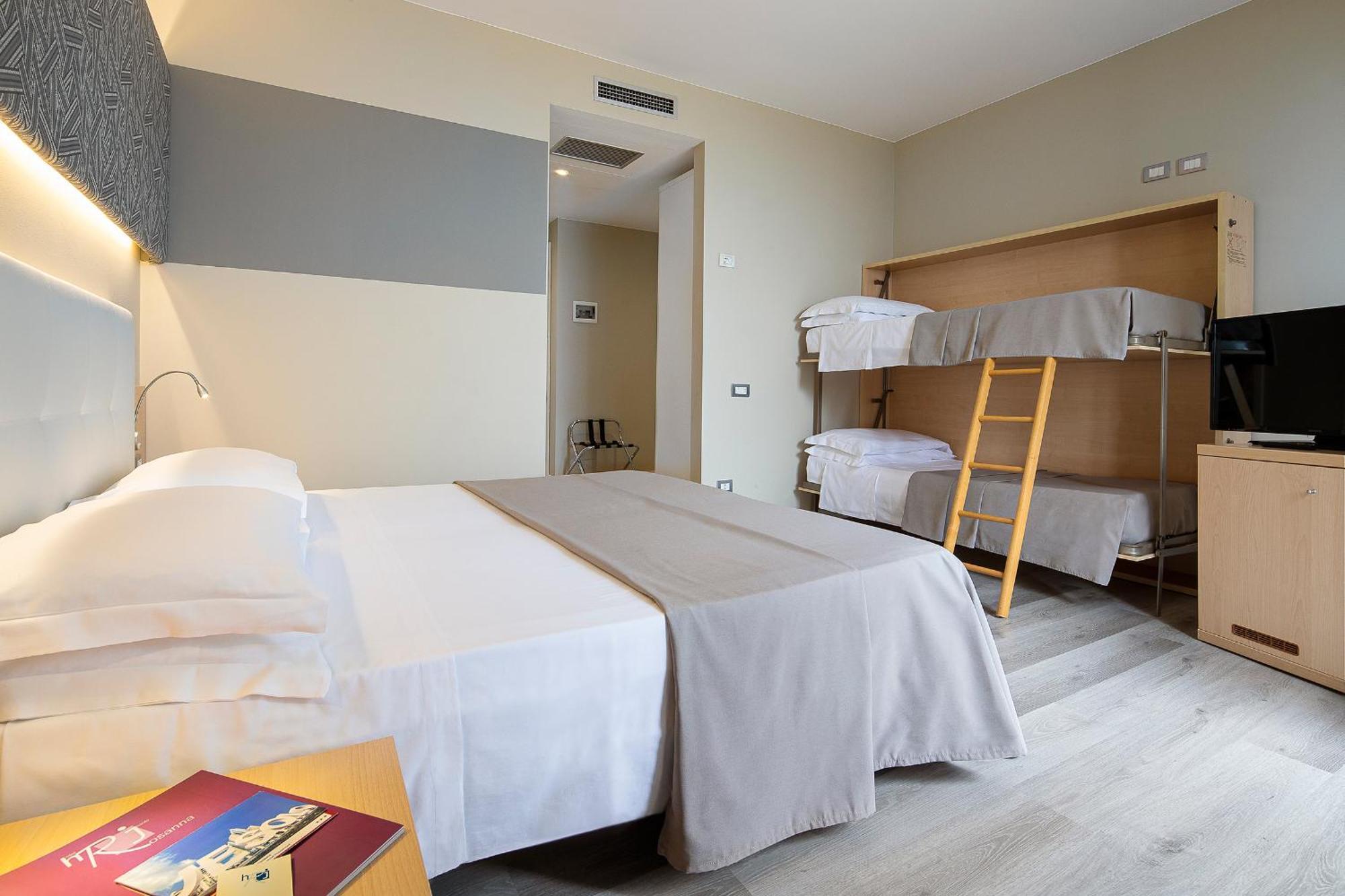Quadruple Room Sea View