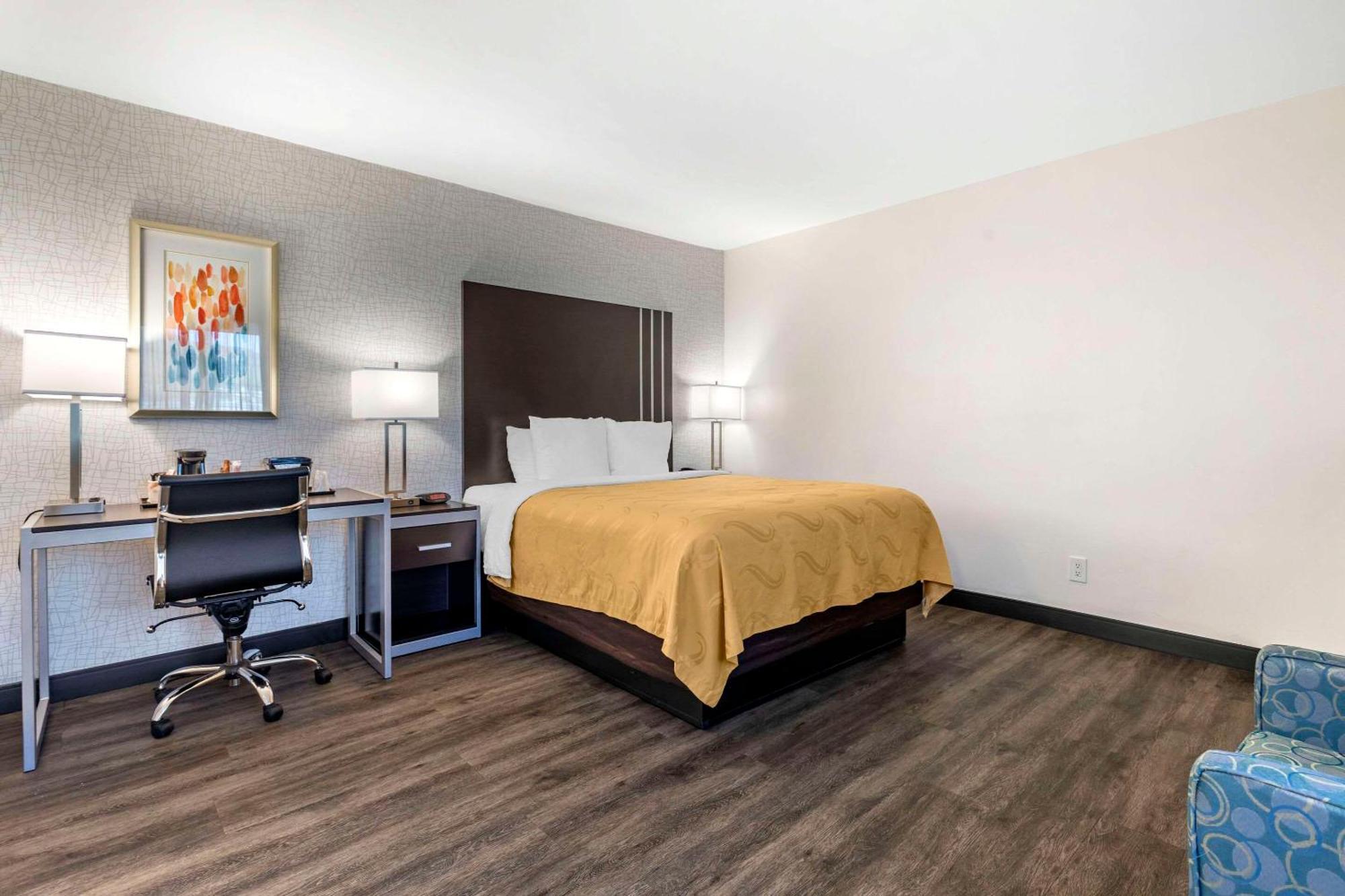 Standard Room 1 Queen Bed Non Smoking