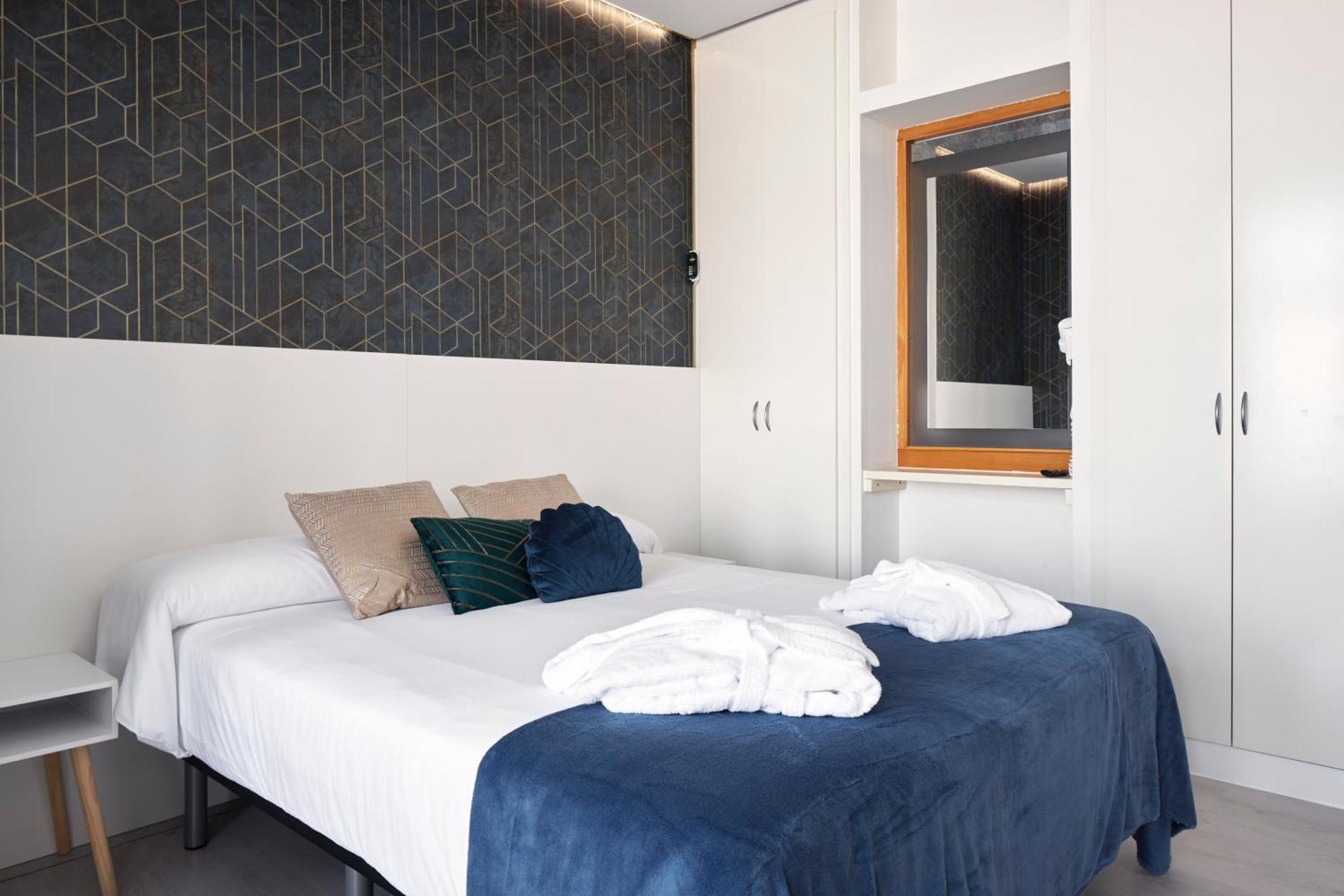 Deluxe Double Room Side Sea View