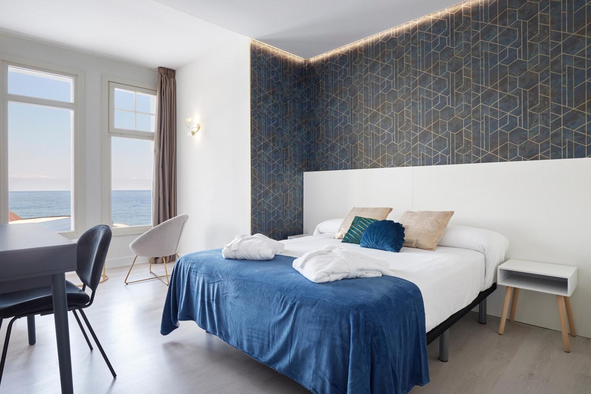 Deluxe Double Room Side Sea View