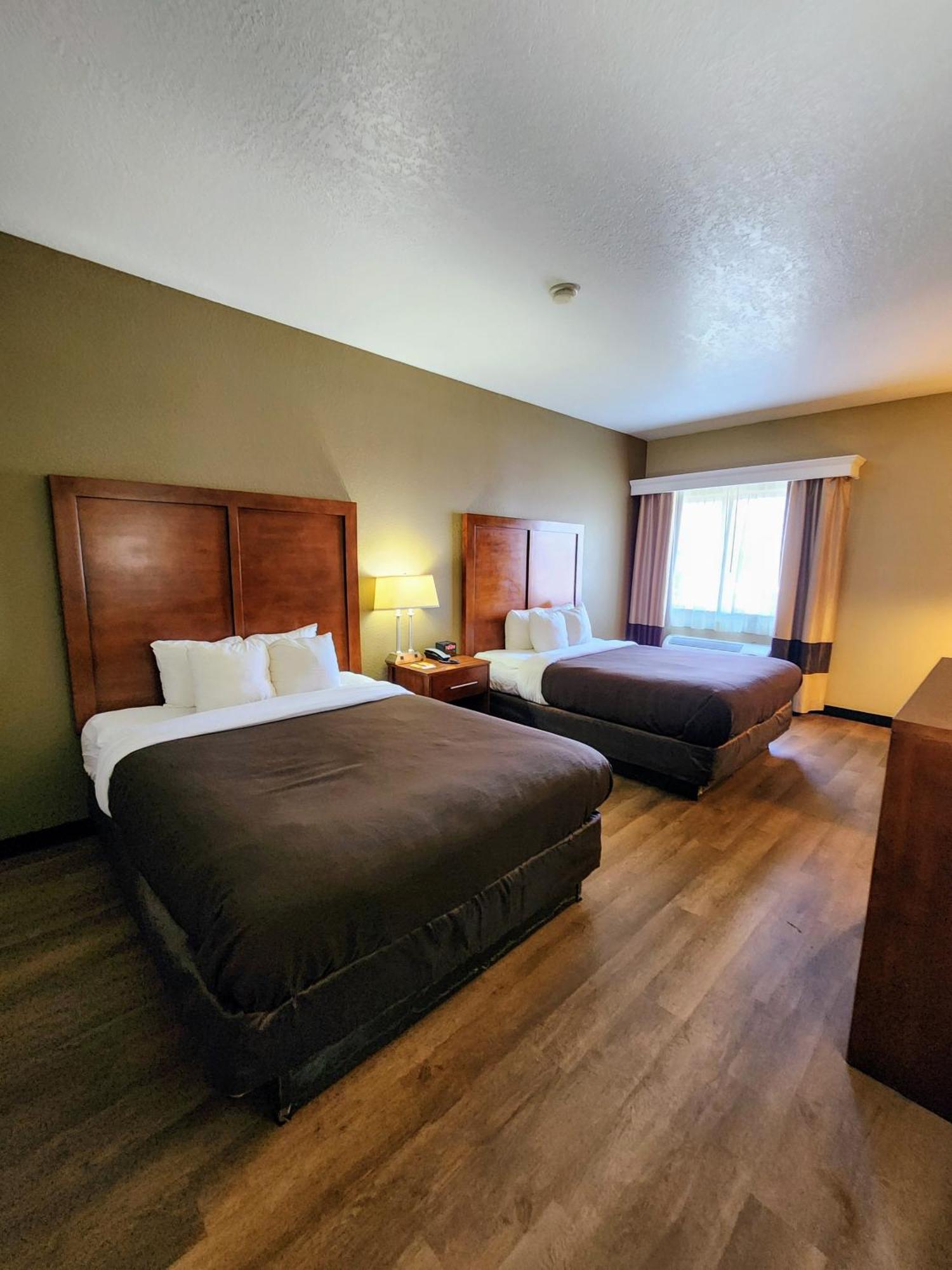Queen Room Two Queen Beds Pet Friendly or Non-Smoking