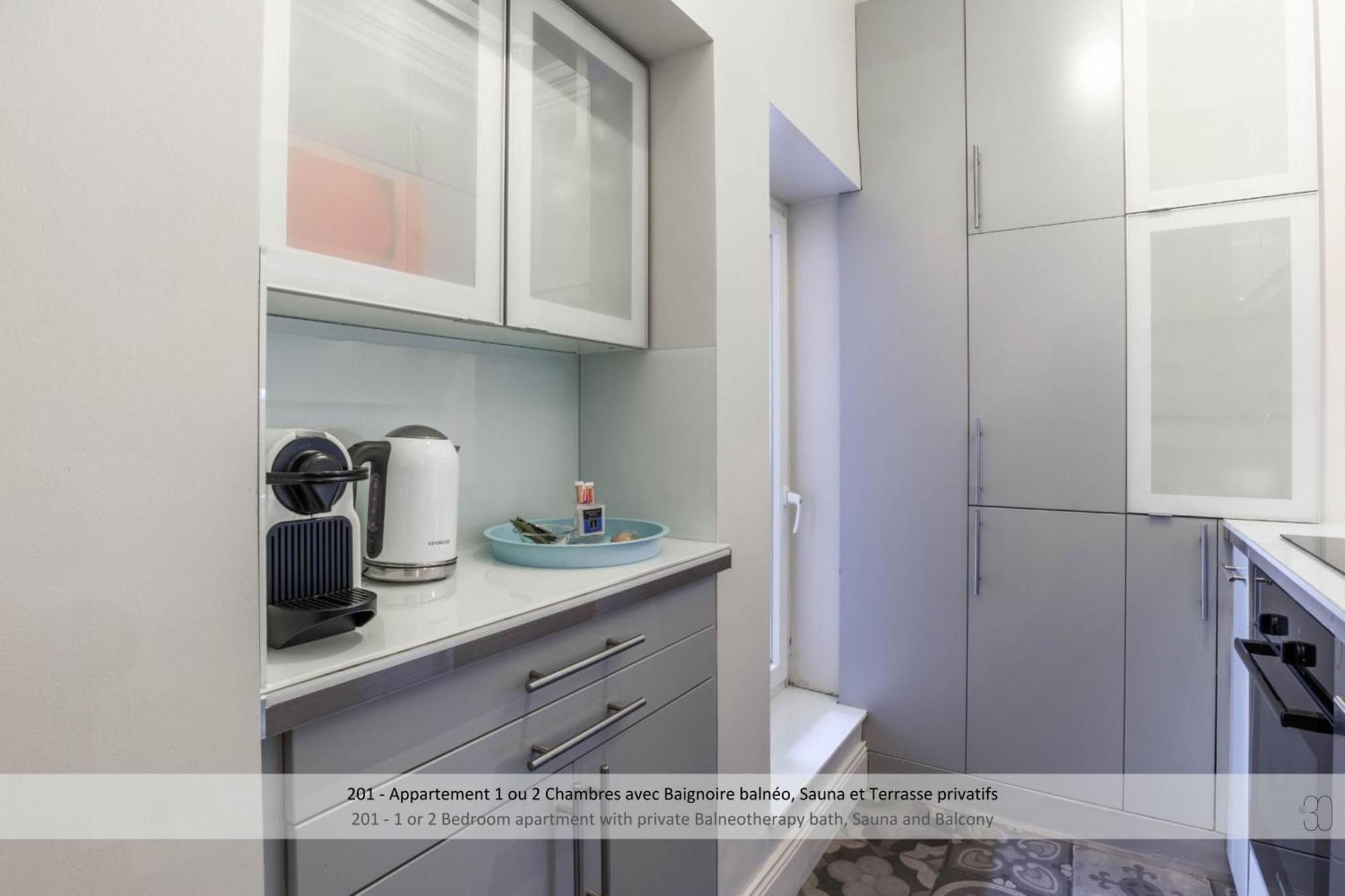 One or Two bedroom Apartment Spa Bath Sauna Terrace