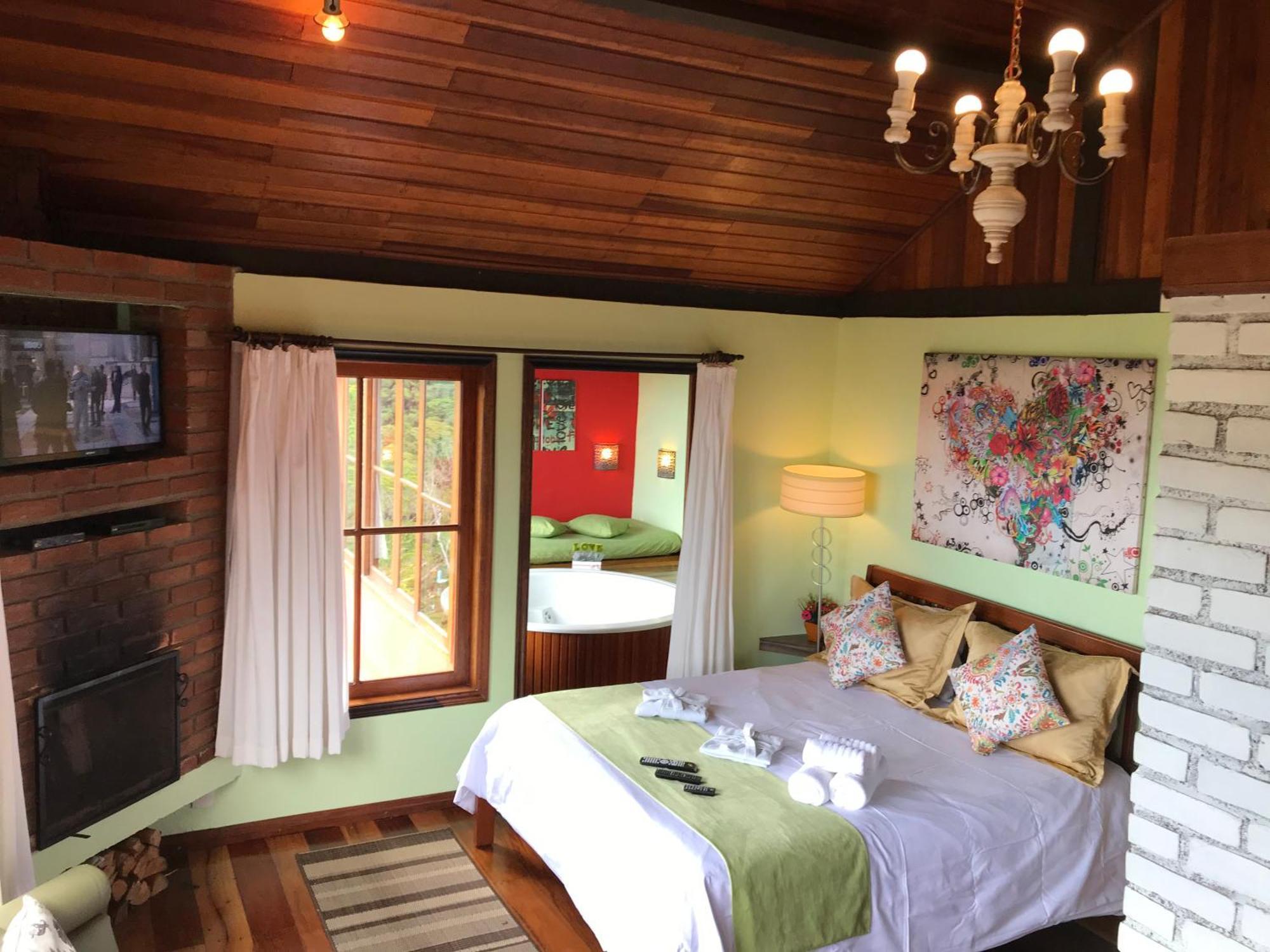 Master Chalet spa bath